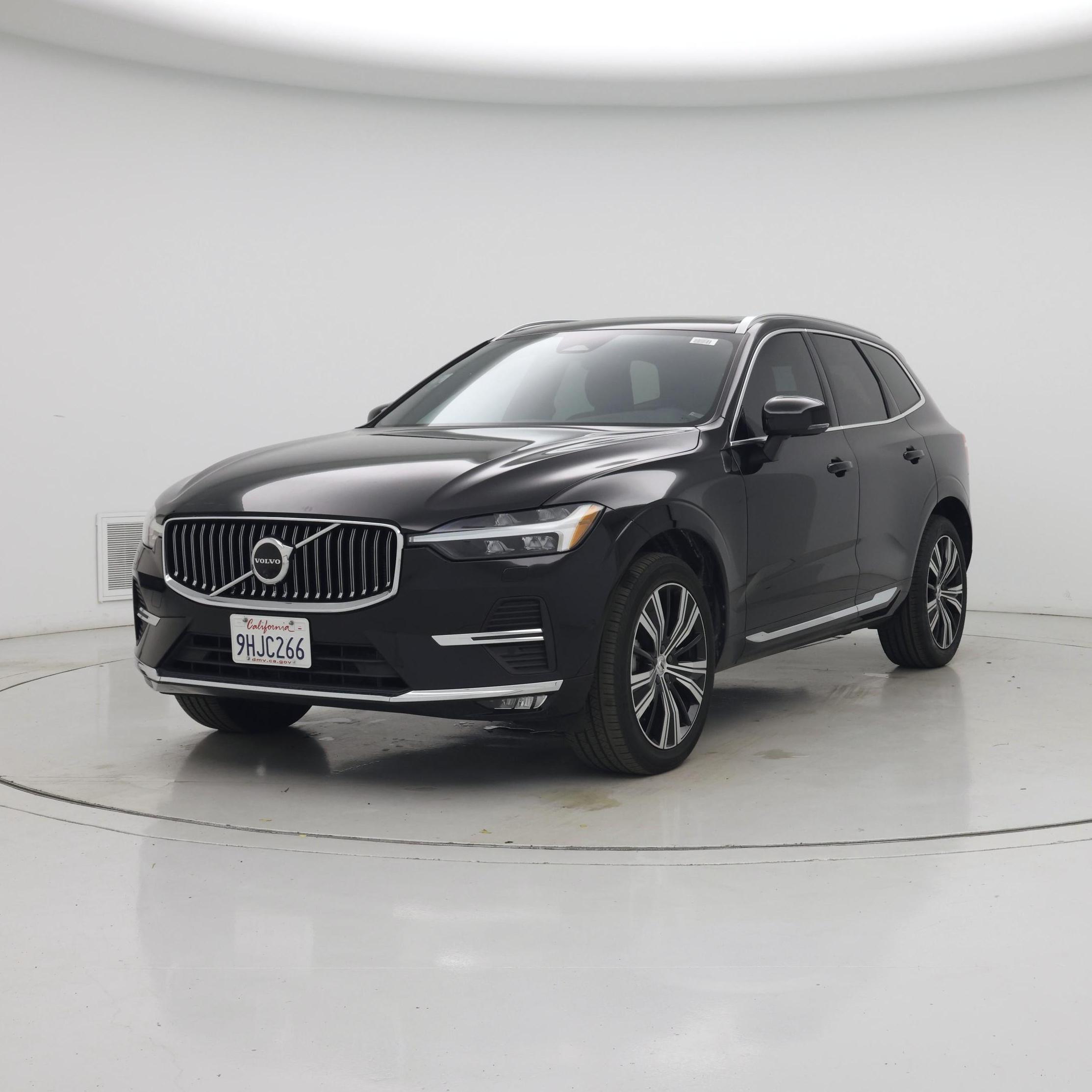 Thumbnail: 2023 Volvo XC60 - 4
