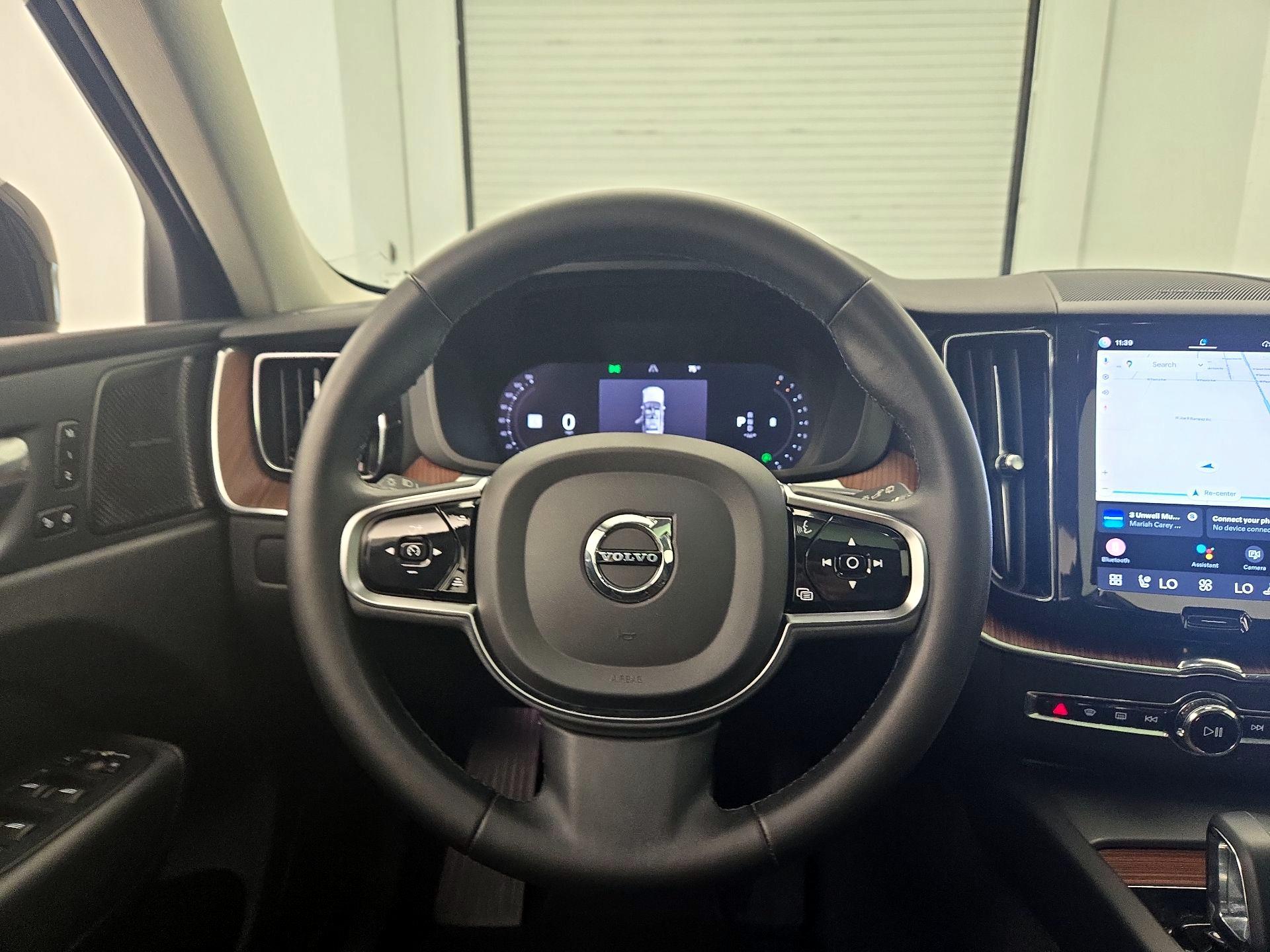 Thumbnail: 2023 Volvo XC60 - 10