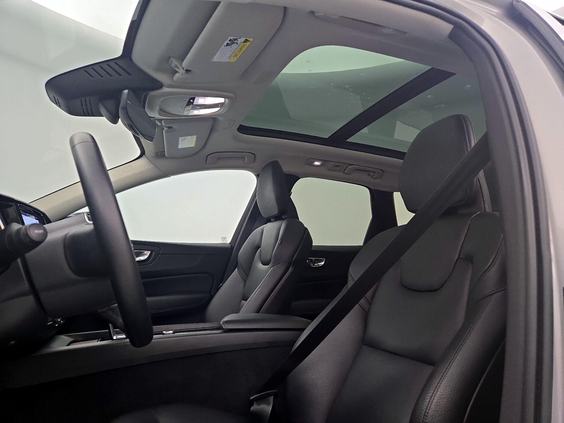 Thumbnail: 2023 Volvo XC60 - 20