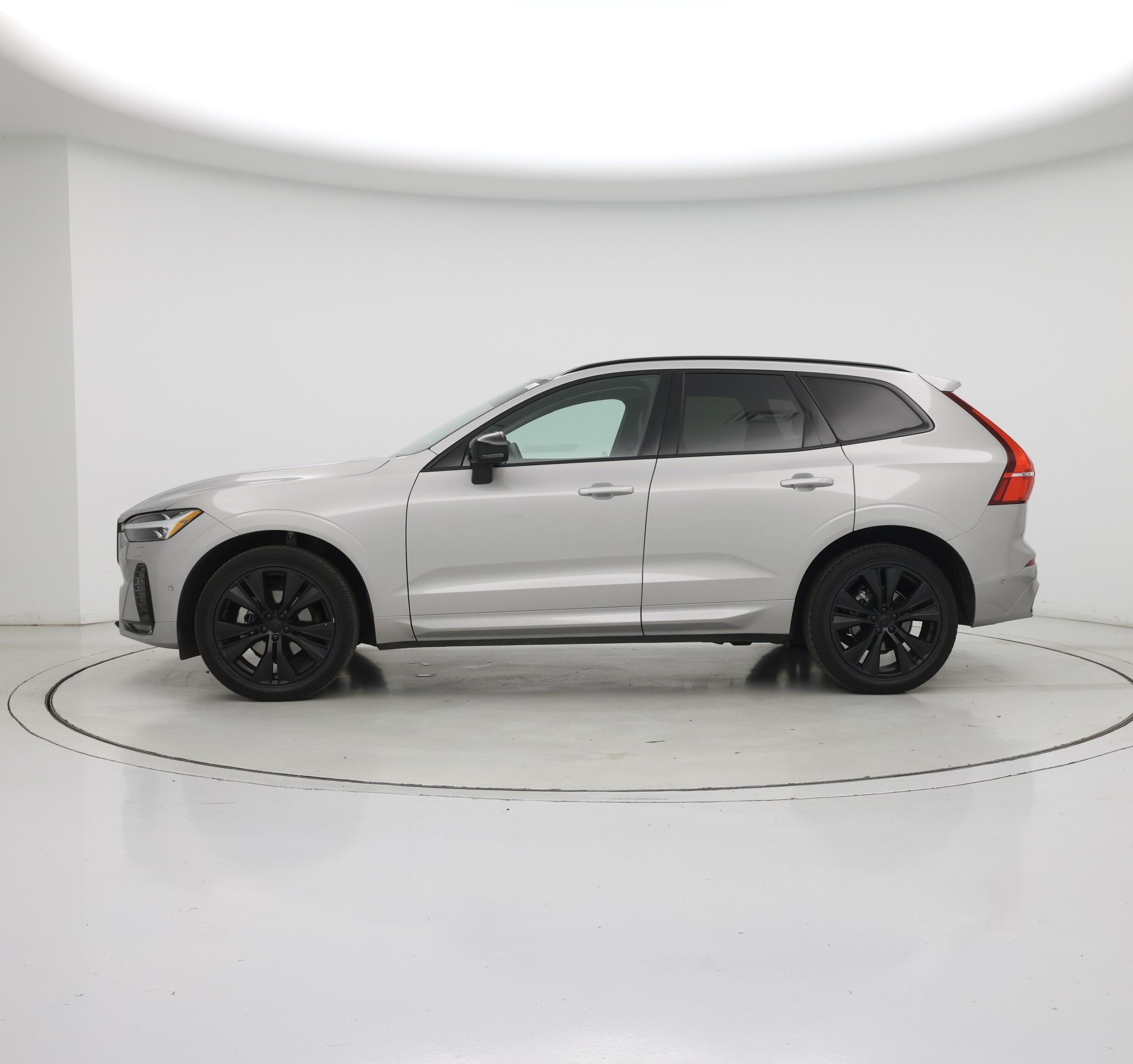 Thumbnail: 2023 Volvo XC60 - 3