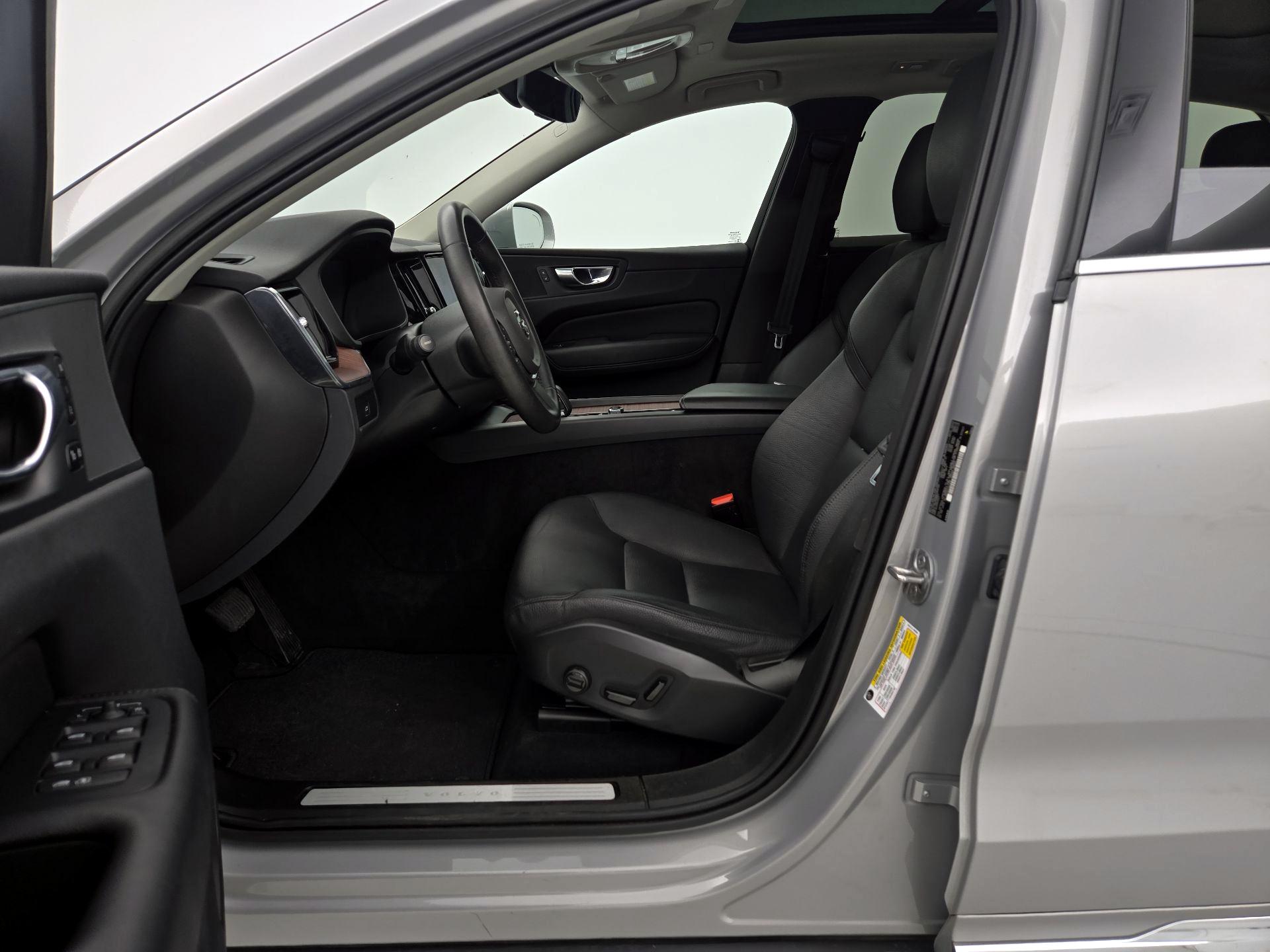 Thumbnail: 2023 Volvo XC60 - 11