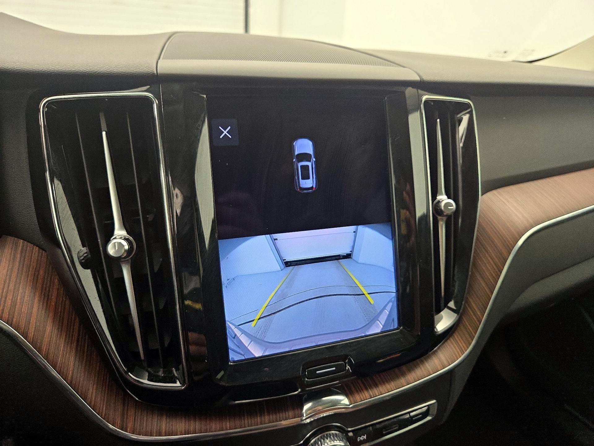 Thumbnail: 2023 Volvo XC60 - 15
