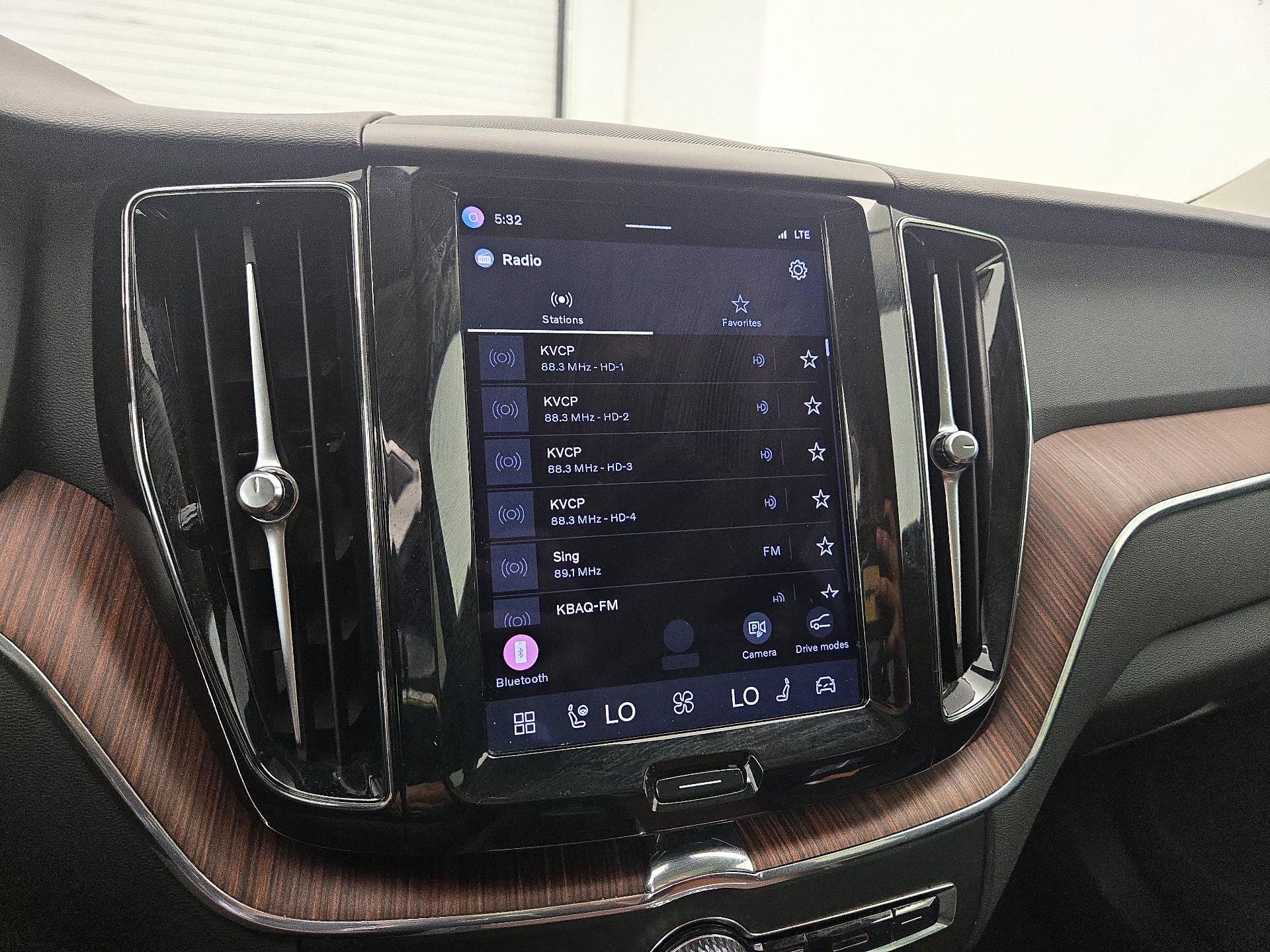 Thumbnail: 2023 Volvo XC60 - 16