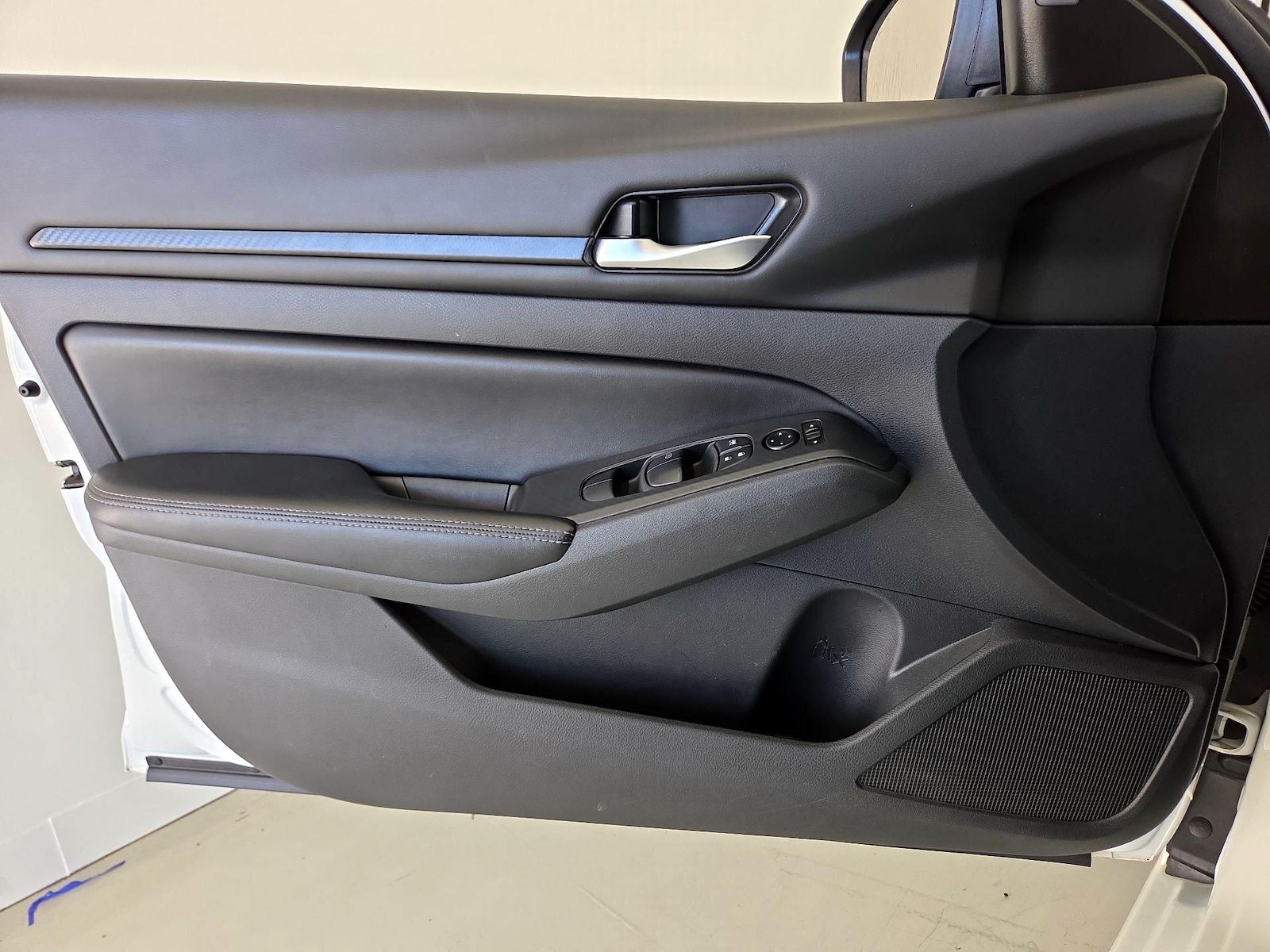 2024 Nissan Altima SV - Photo 13