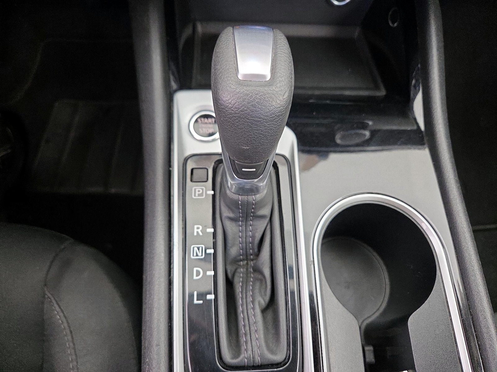 2024 Nissan Altima SV - Photo 18