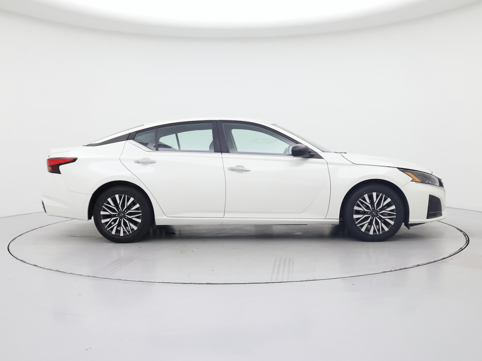 2024 Nissan Altima SV - Photo 8