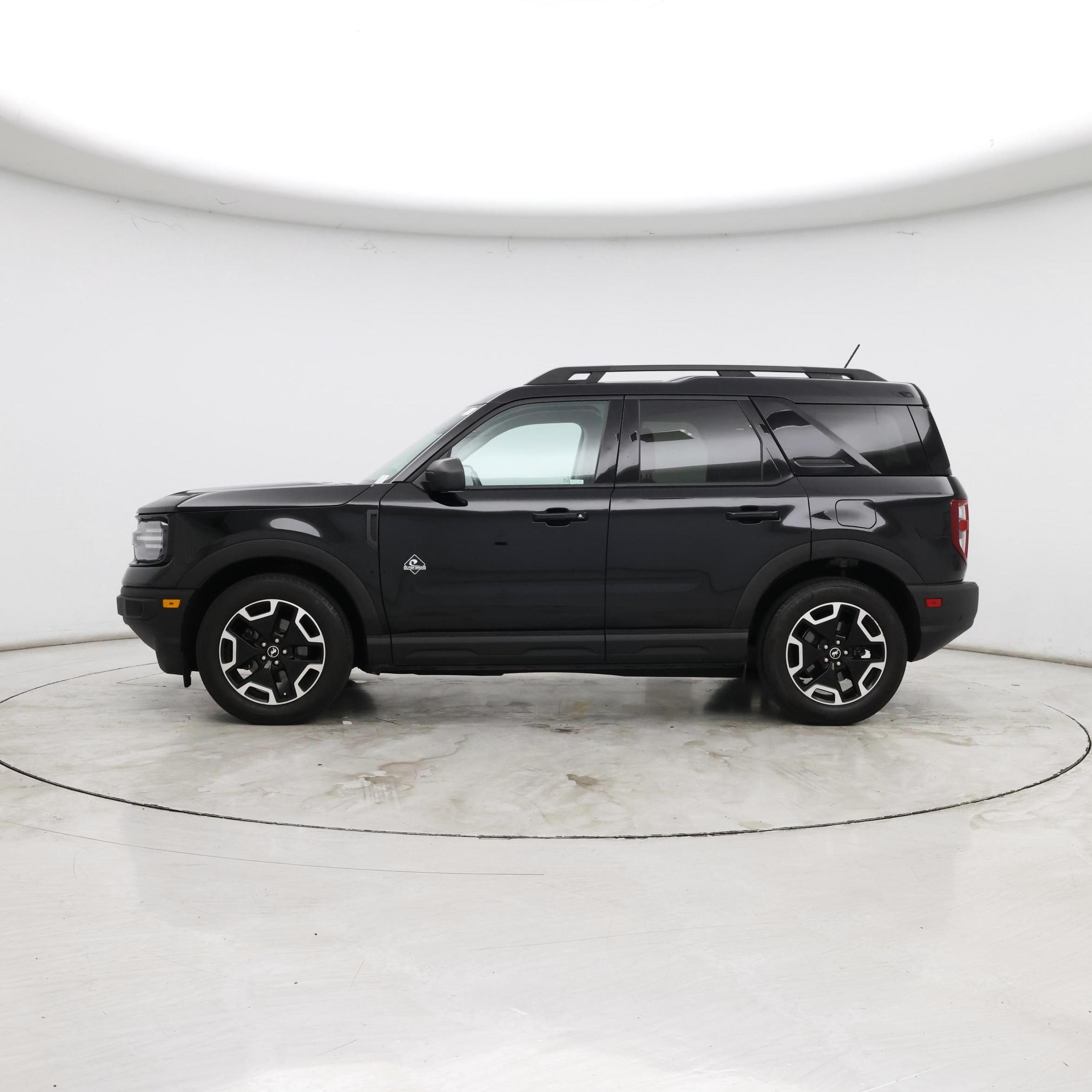 Thumbnail: 2022 Ford Bronco Sport - 3