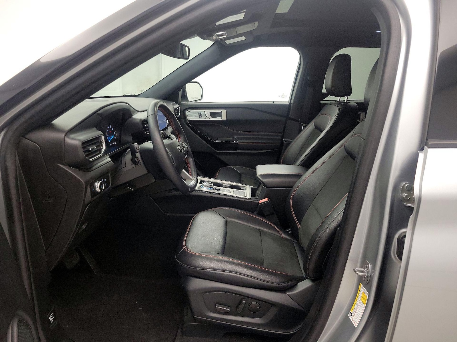 2023 Ford Explorer ST-LINE - Photo 12