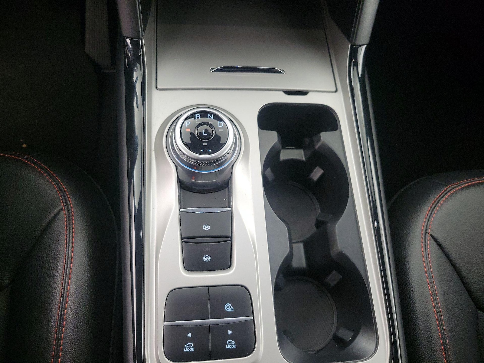 2023 Ford Explorer ST-LINE - Photo 19