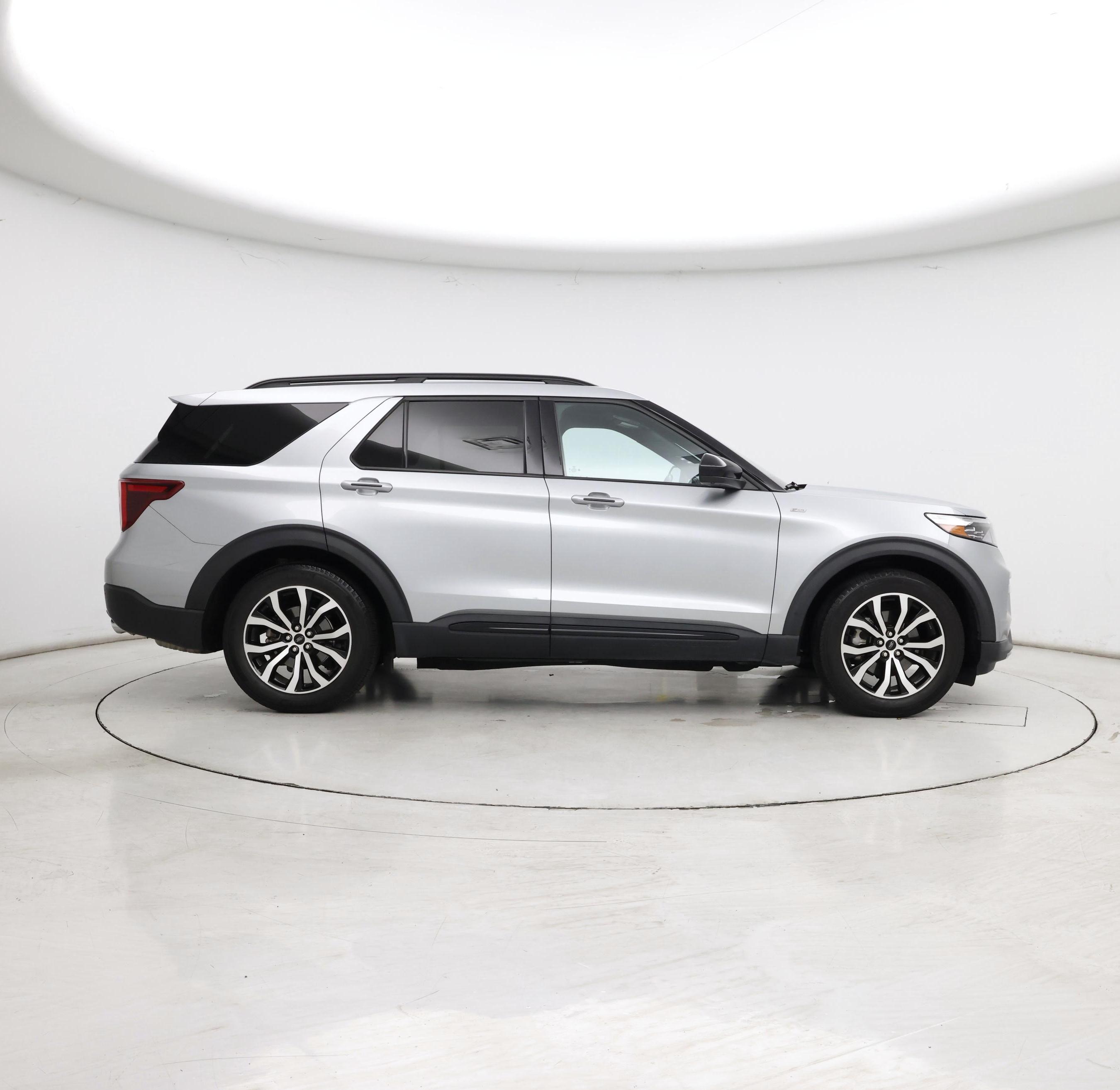 Thumbnail: 2023 Ford Explorer - 7