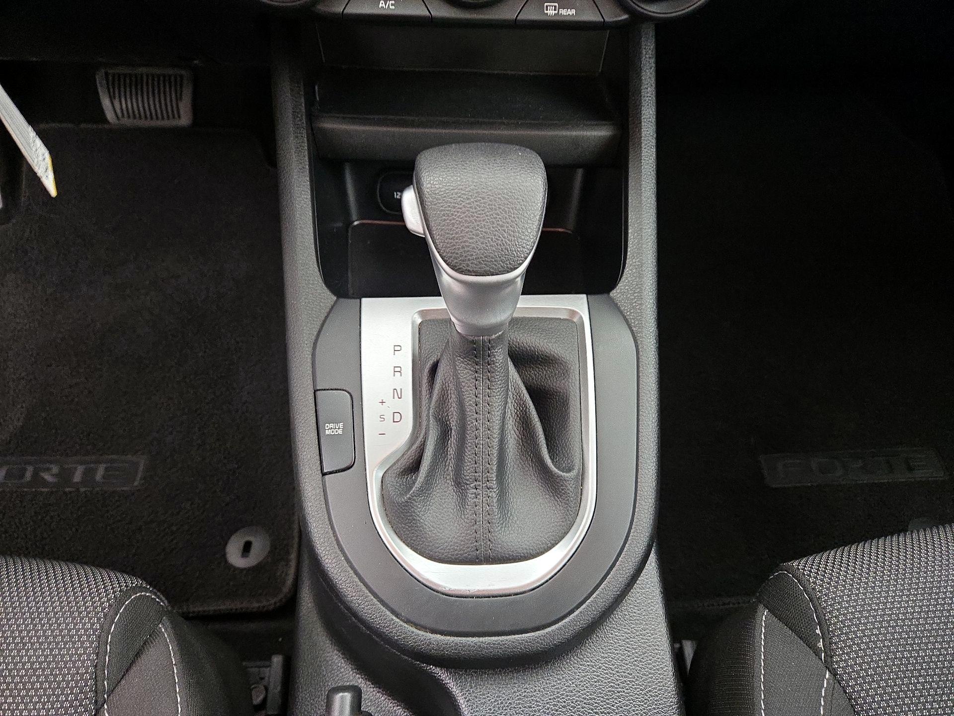 Thumbnail: 2023 Kia Forte - 17