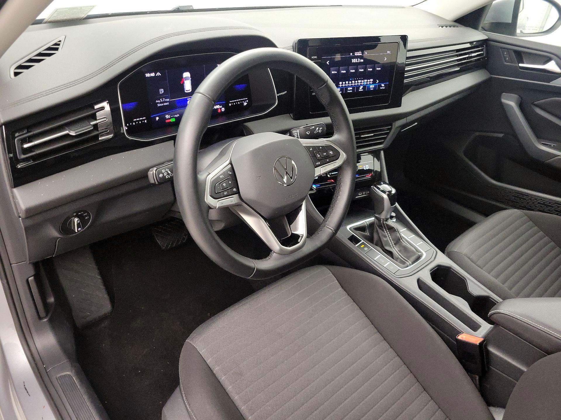 Thumbnail: 2025 Volkswagen Jetta - 9