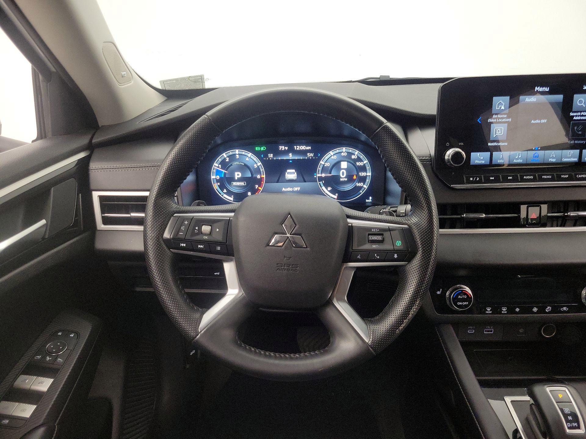 Thumbnail: 2024 Mitsubishi Outlander - 10