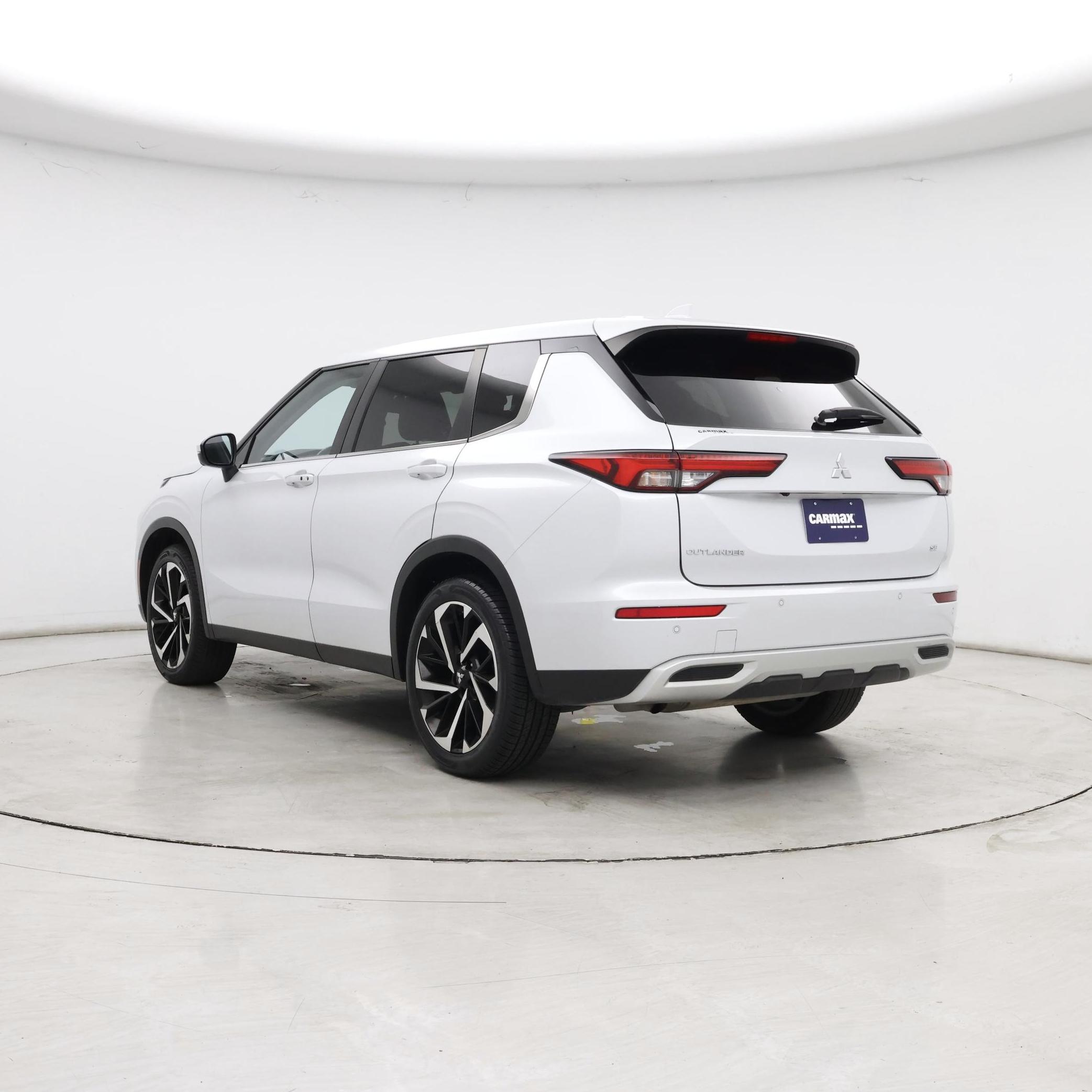 Thumbnail: 2024 Mitsubishi Outlander - 2