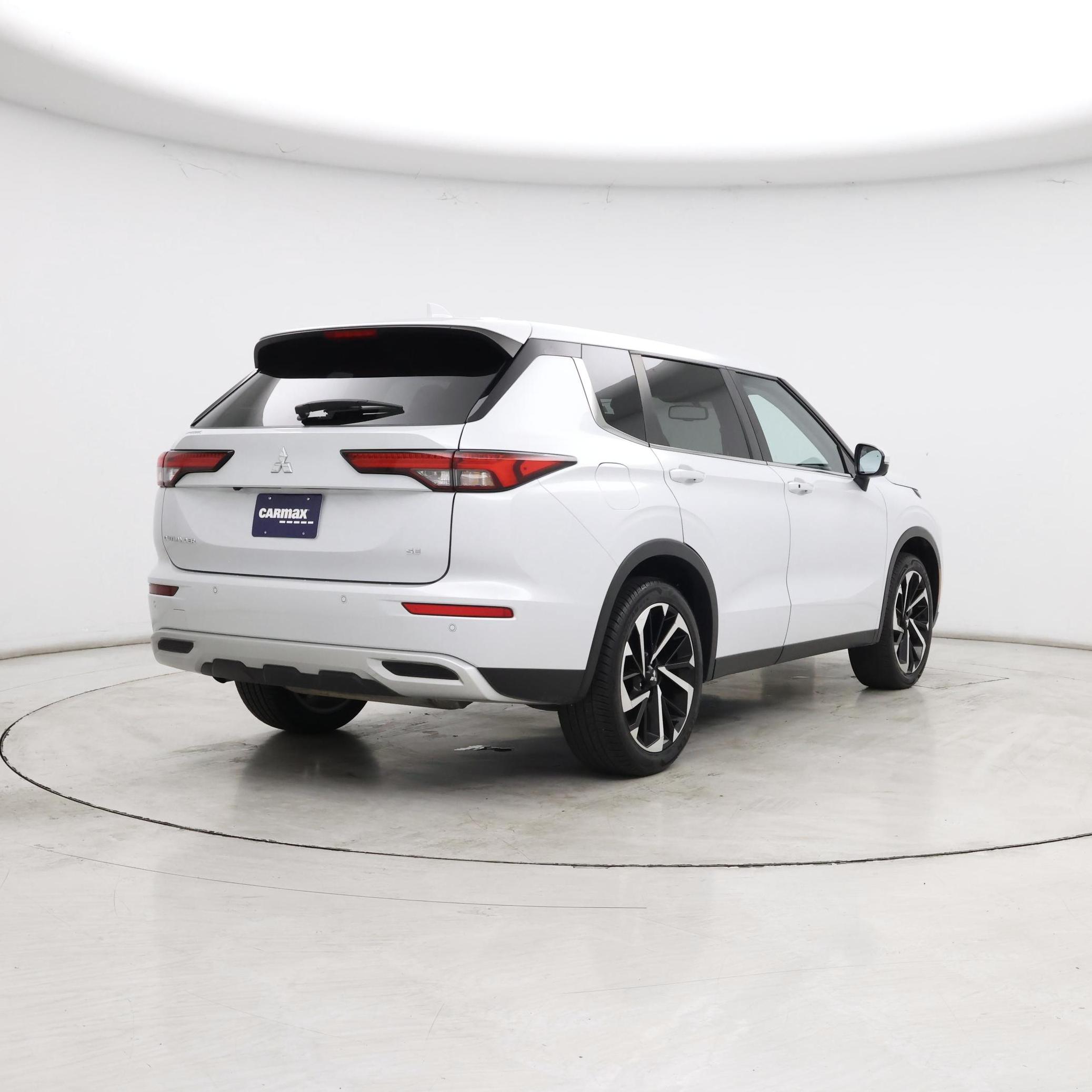 Thumbnail: 2024 Mitsubishi Outlander - 8