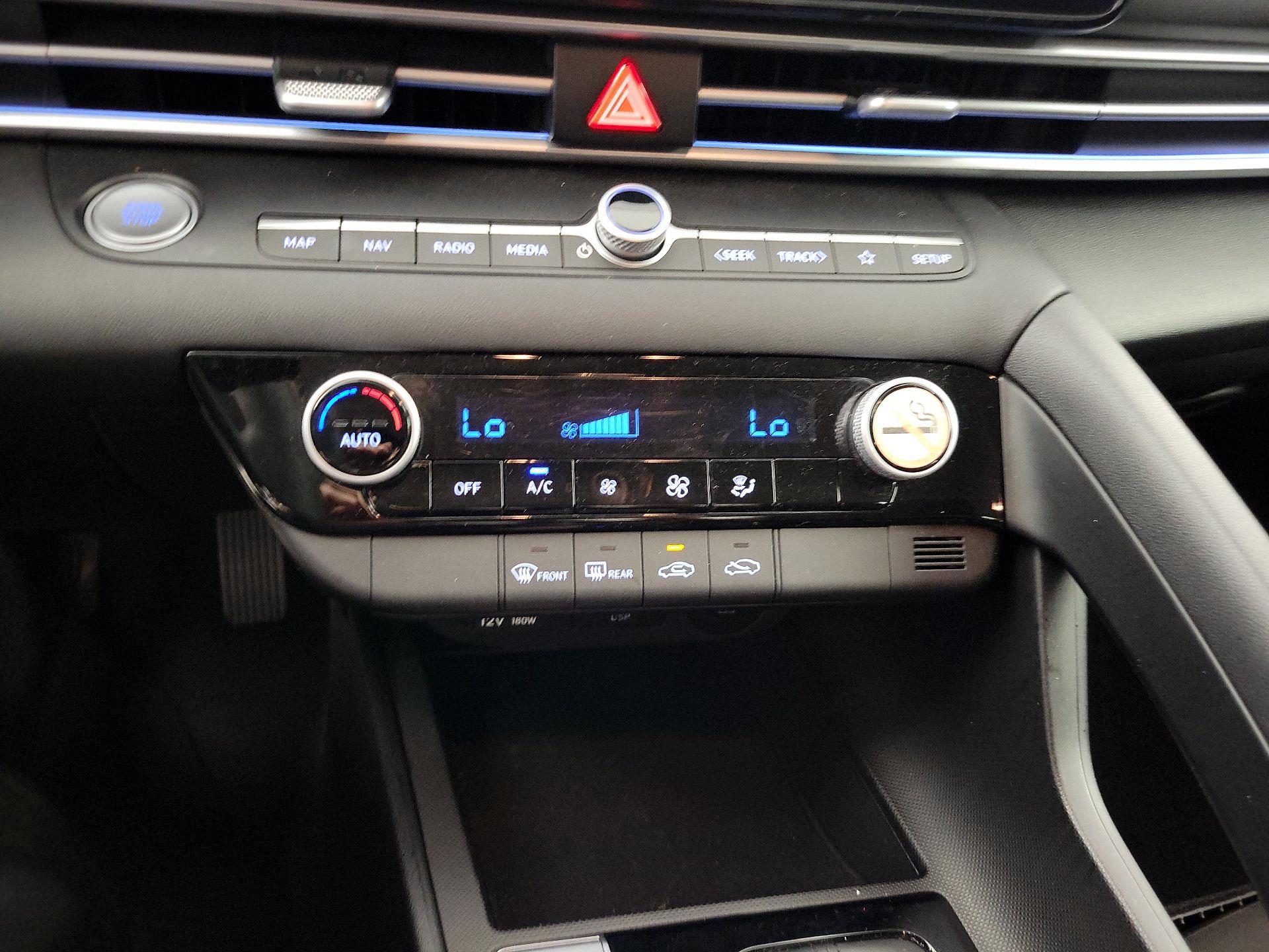Thumbnail: 2024 Hyundai Elantra - 17