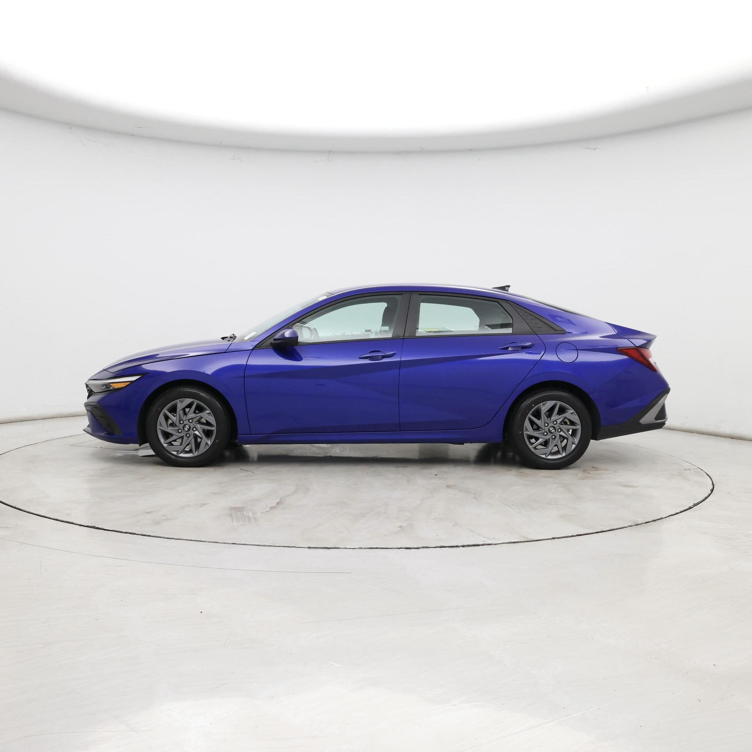 Thumbnail: 2024 Hyundai Elantra - 3