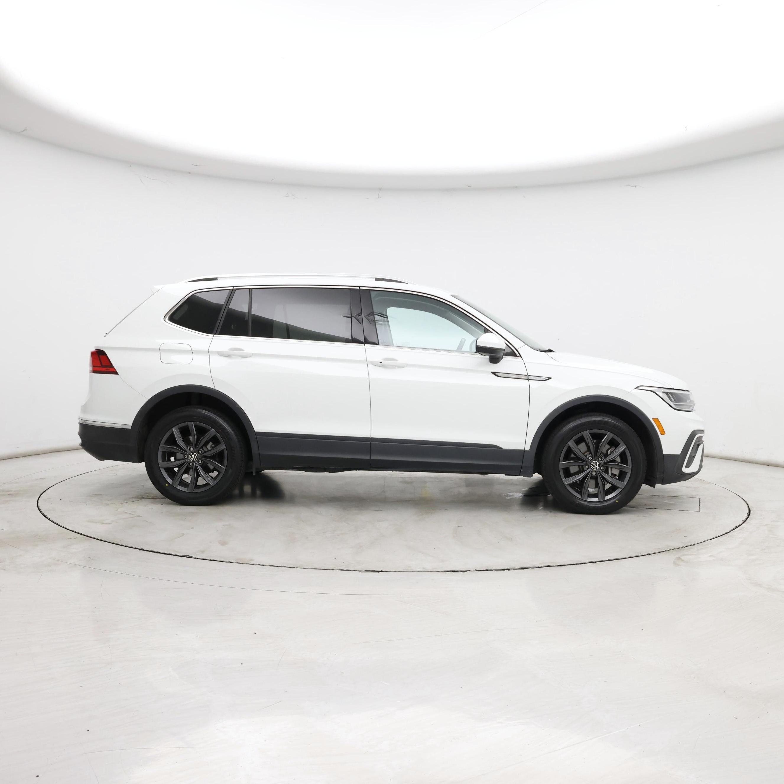 Thumbnail: 2024 Volkswagen Tiguan - 7