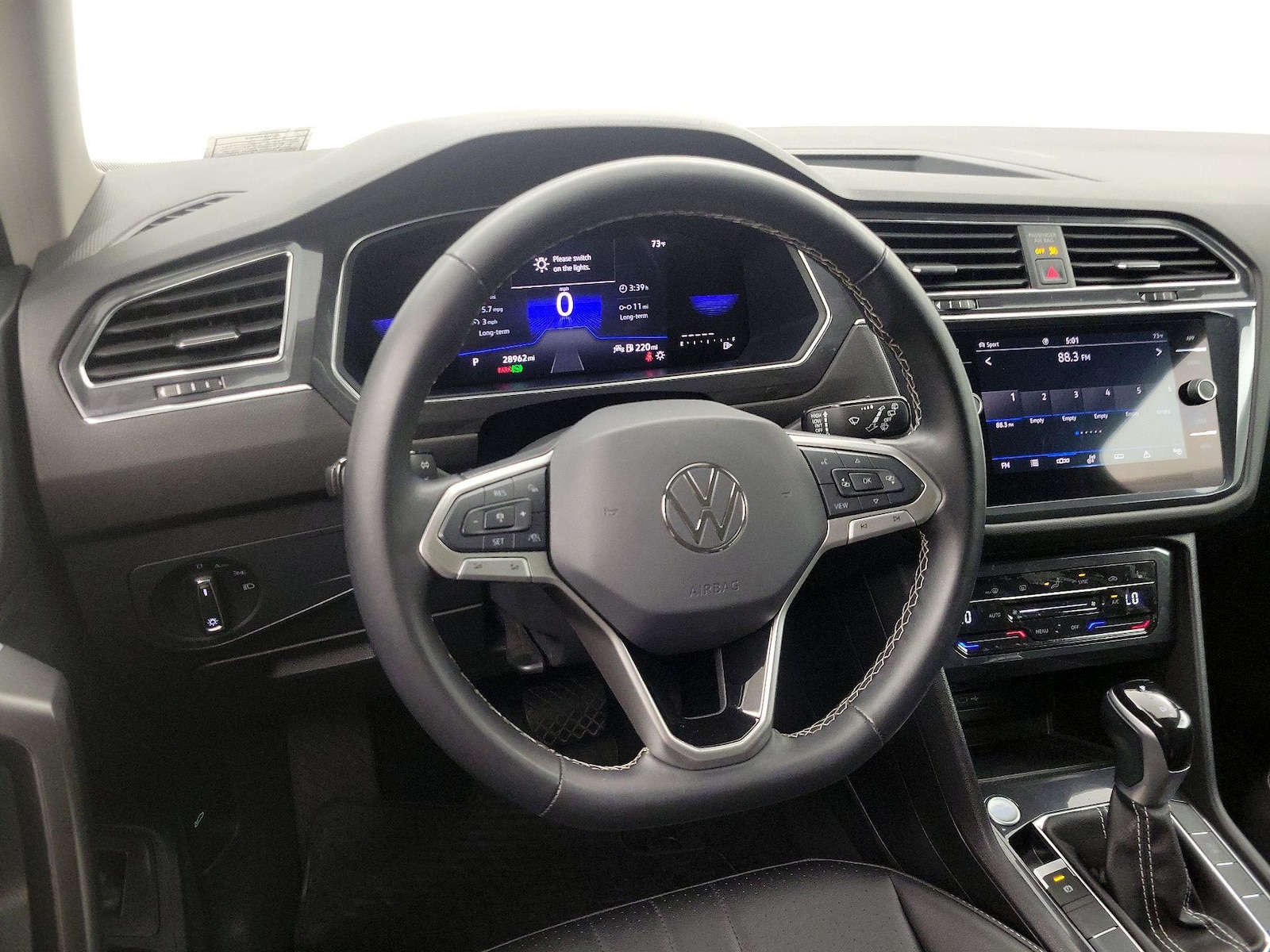 2024 Volkswagen Tiguan SE - Photo 11