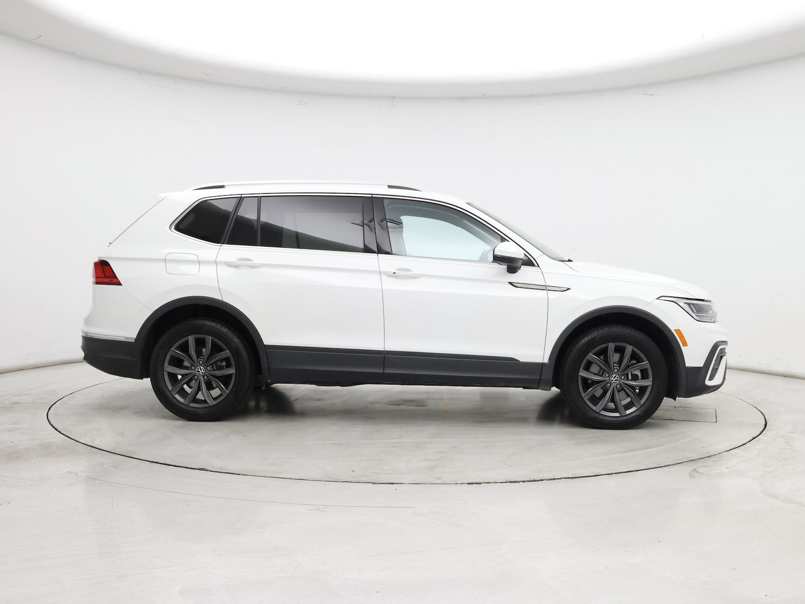 2024 Volkswagen Tiguan SE - Photo 8