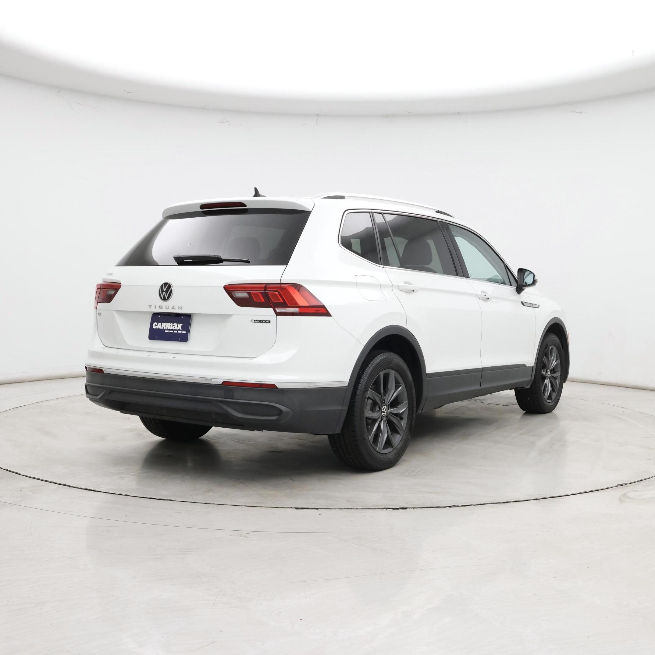 Thumbnail: 2024 Volkswagen Tiguan - 8