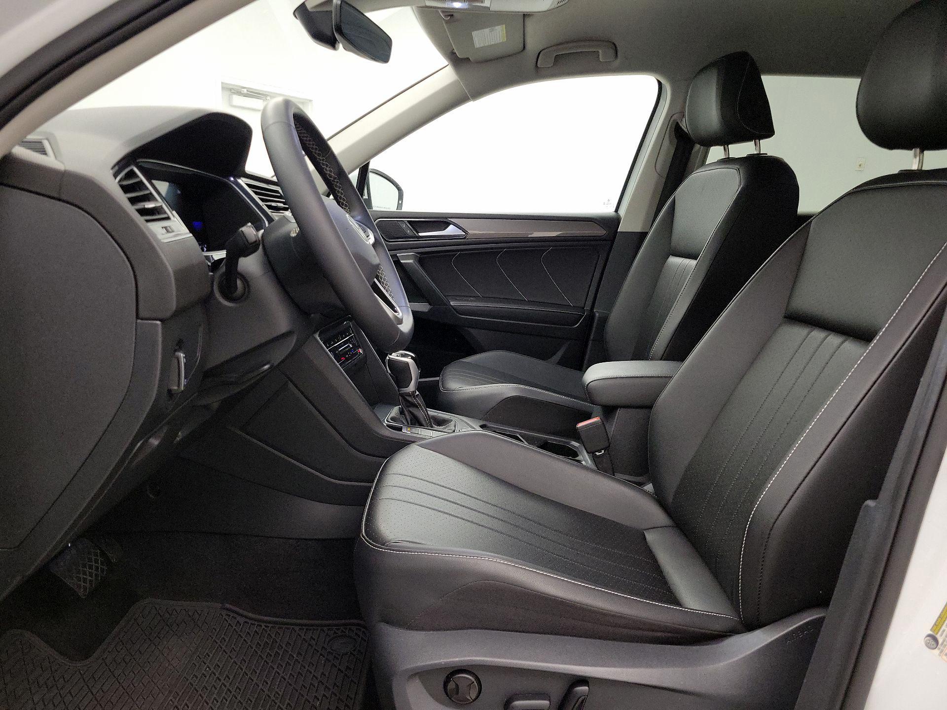 Thumbnail: 2024 Volkswagen Tiguan - 11