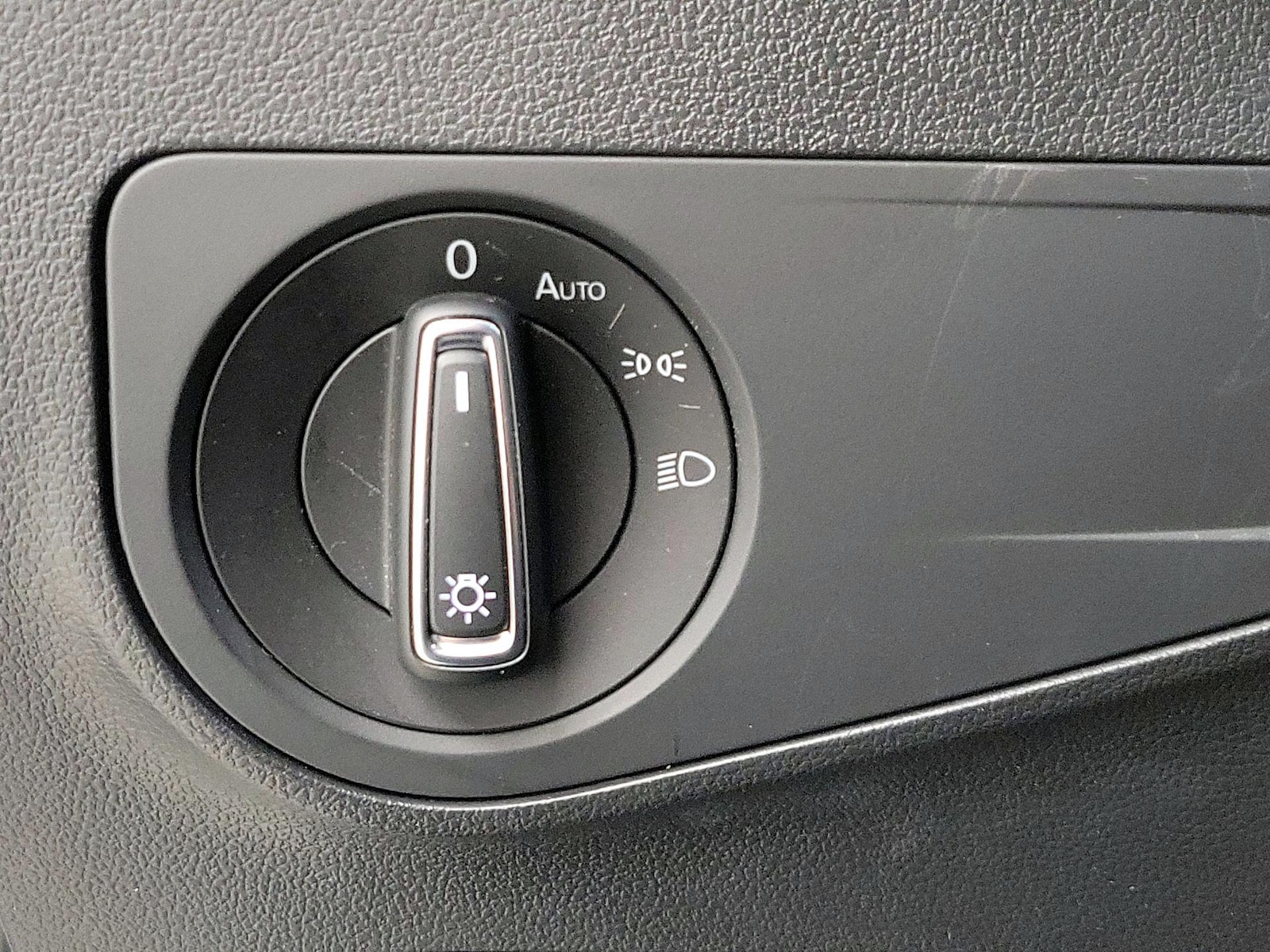 2024 Volkswagen Tiguan SE - Photo 14