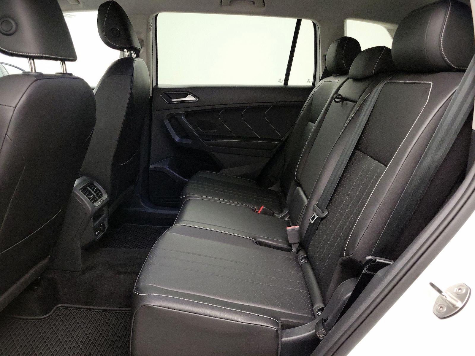 2024 Volkswagen Tiguan SE - Photo 20