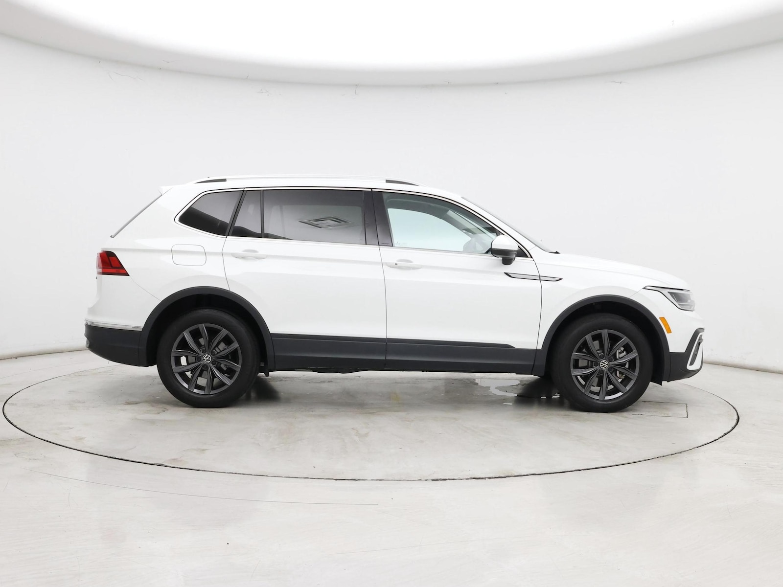 2024 Volkswagen Tiguan SE - Photo 8