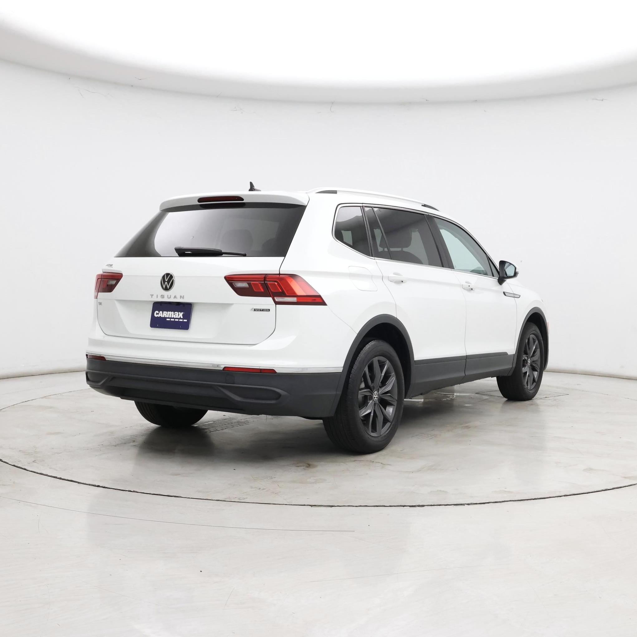 Thumbnail: 2024 Volkswagen Tiguan - 8