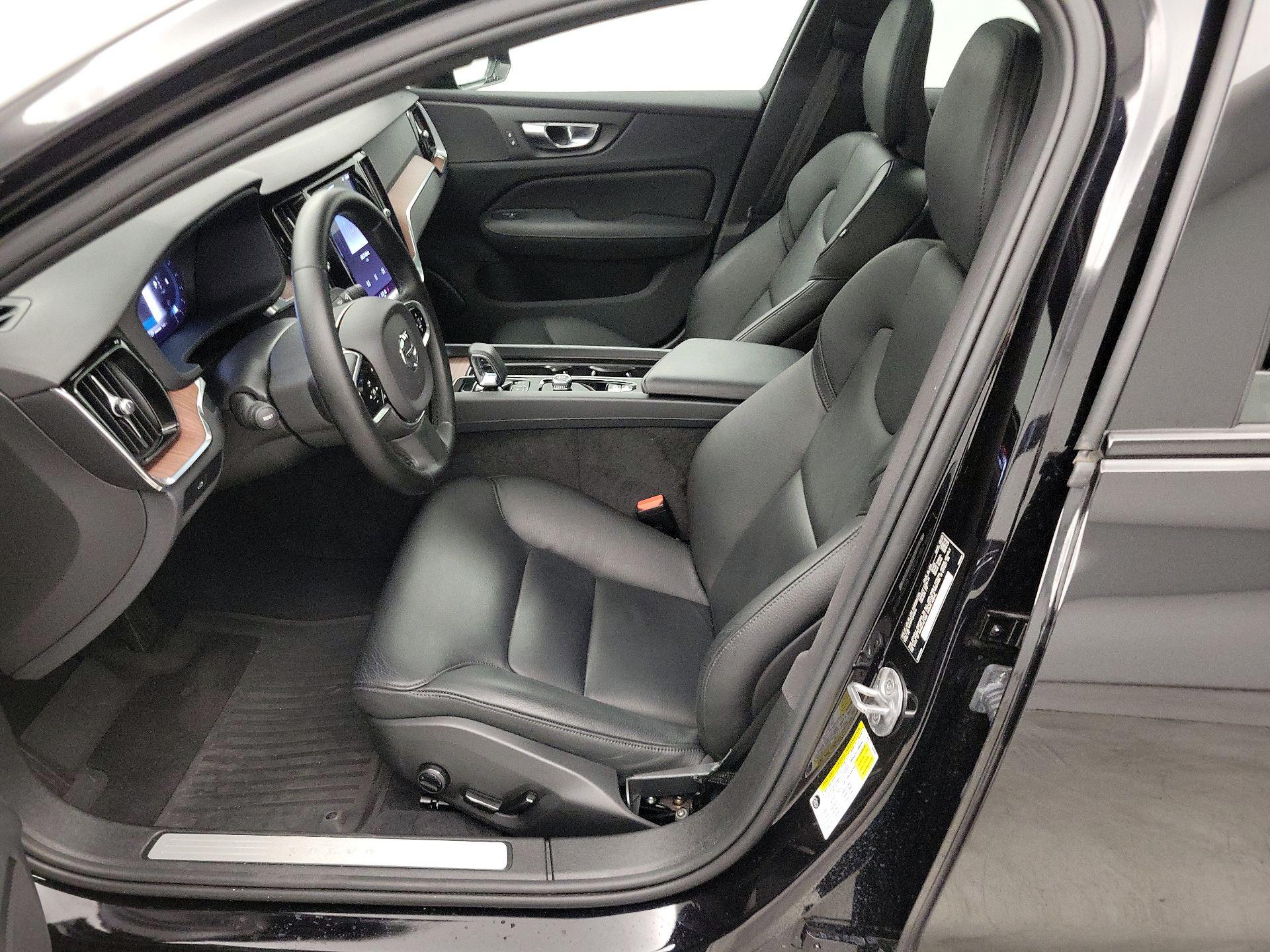 Thumbnail: 2023 Volvo S60 - 11