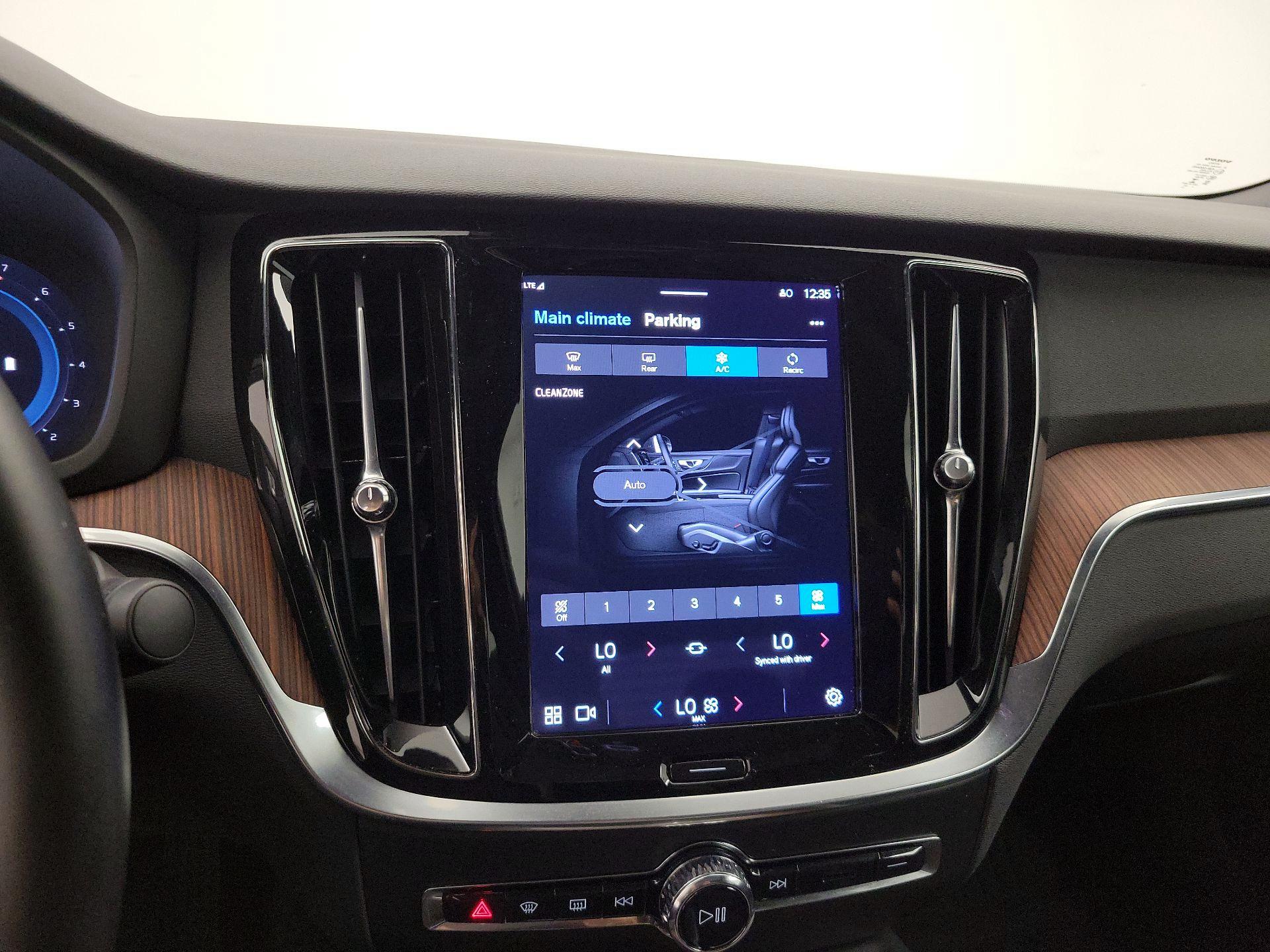 Thumbnail: 2023 Volvo S60 - 16