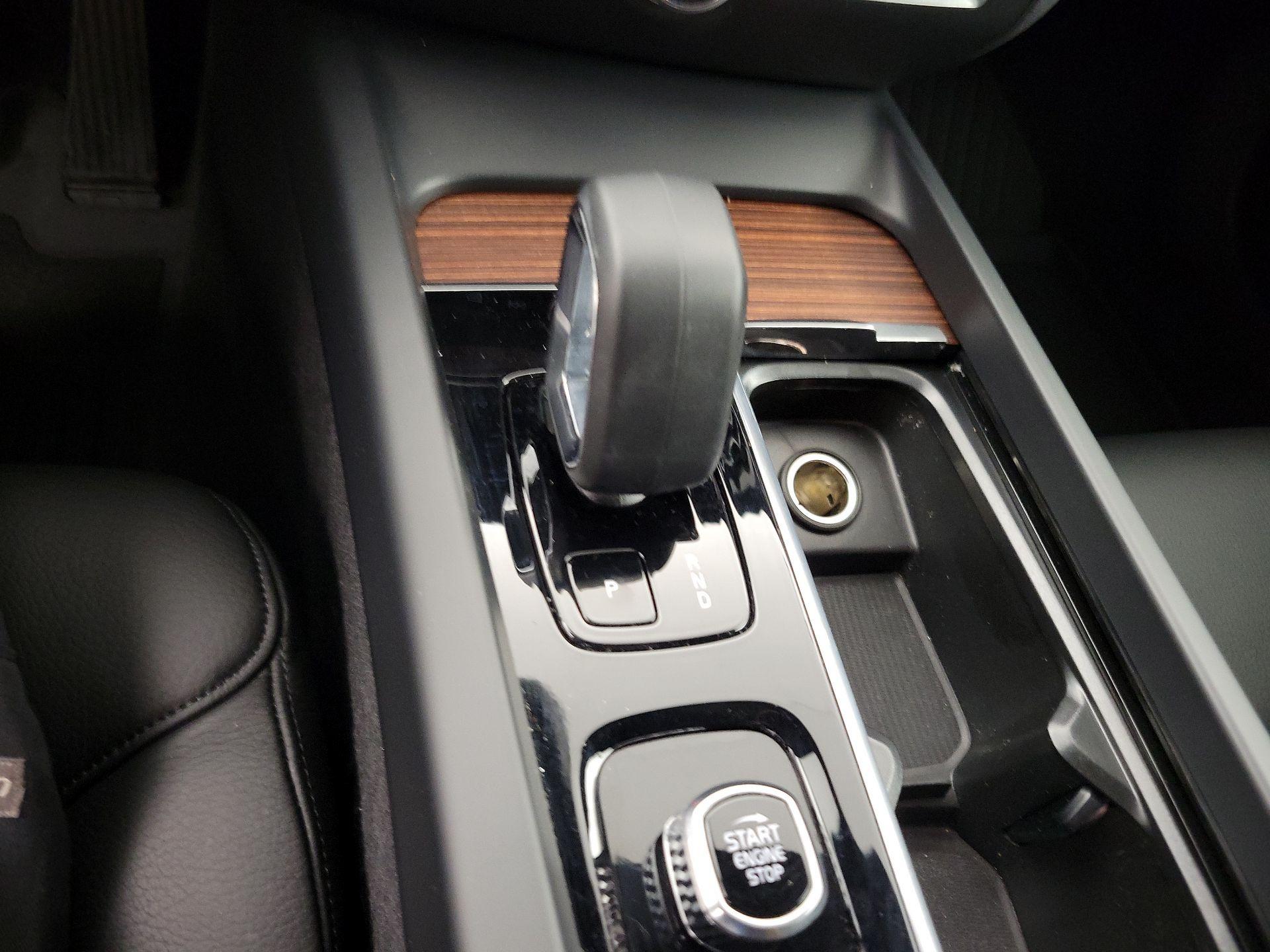 Thumbnail: 2023 Volvo S60 - 17