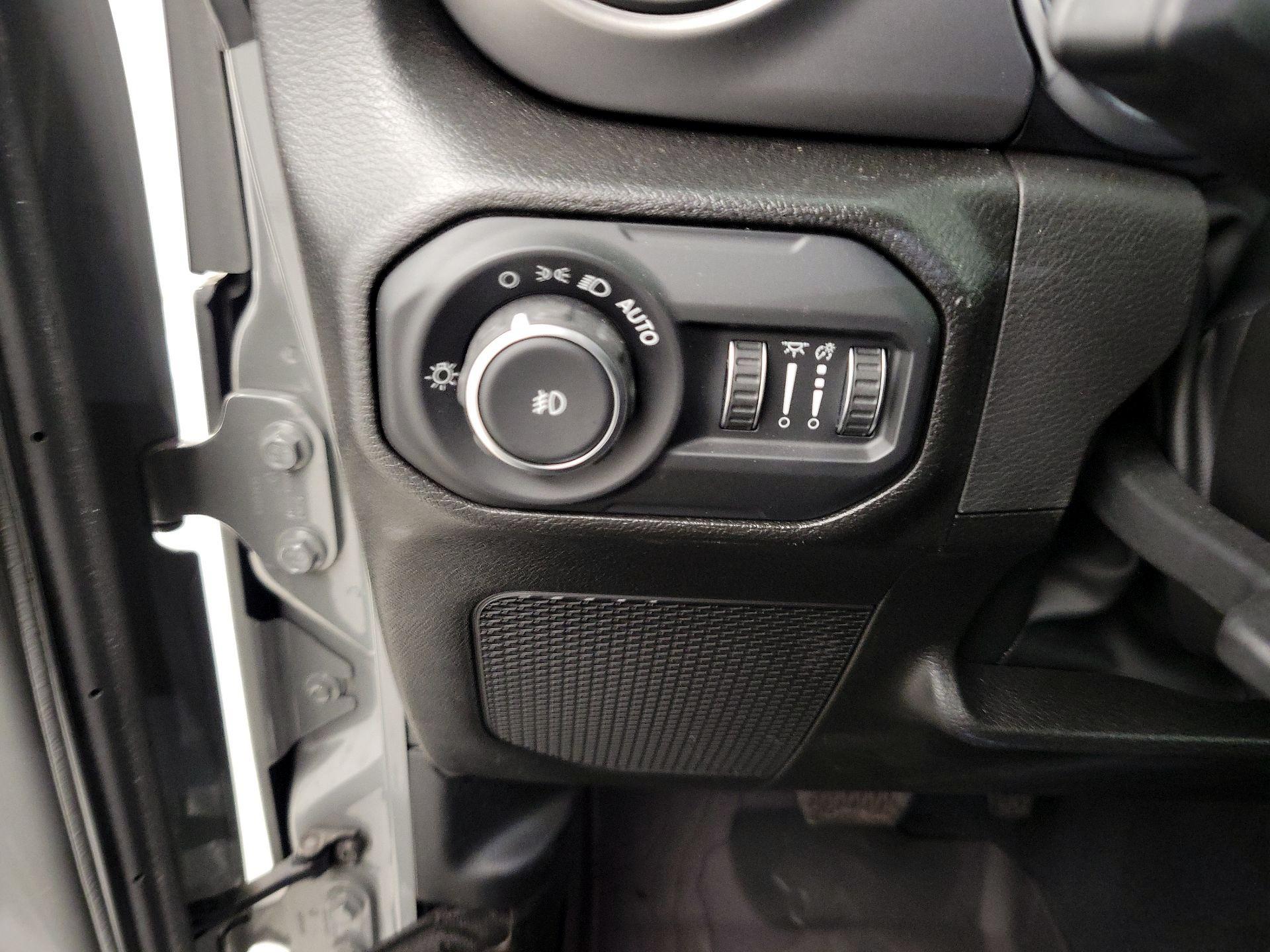 Thumbnail: 2022 Jeep Wrangler - 13