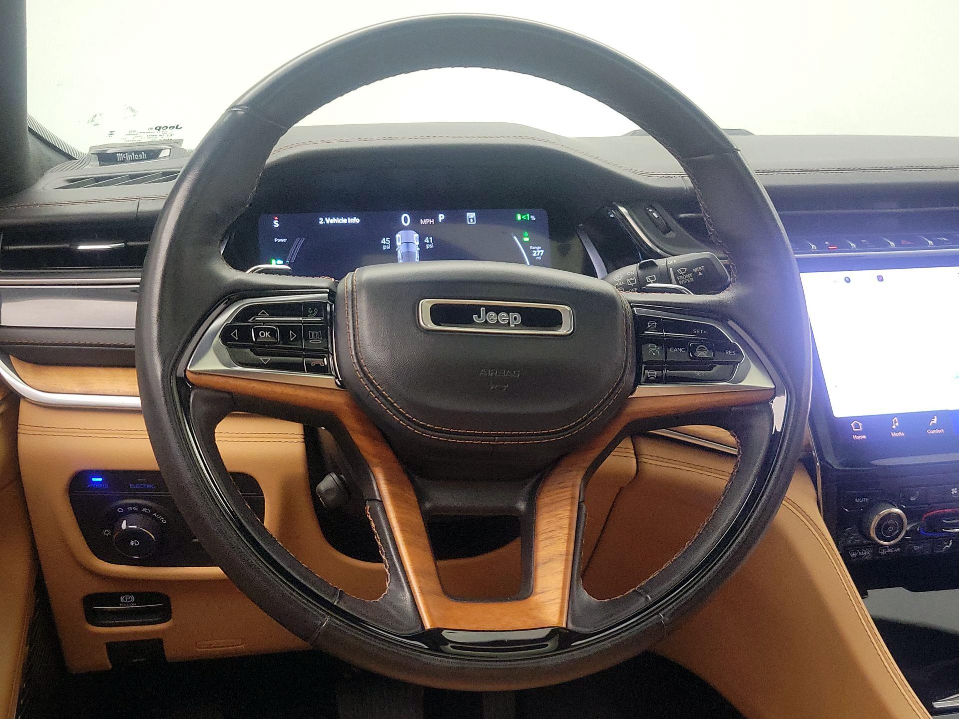 Thumbnail: 2022 Jeep Grand Cherokee - 10