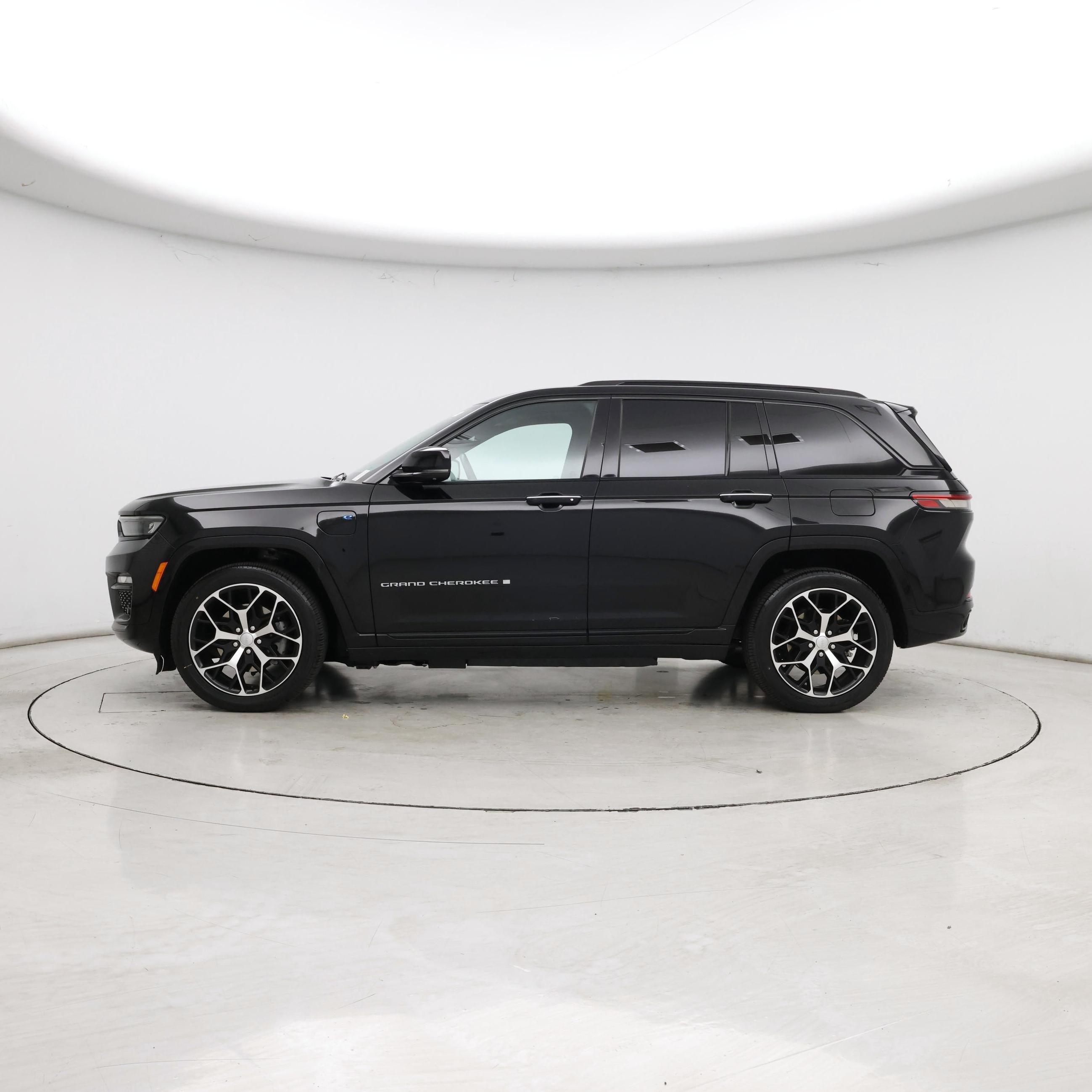 Thumbnail: 2022 Jeep Grand Cherokee - 3