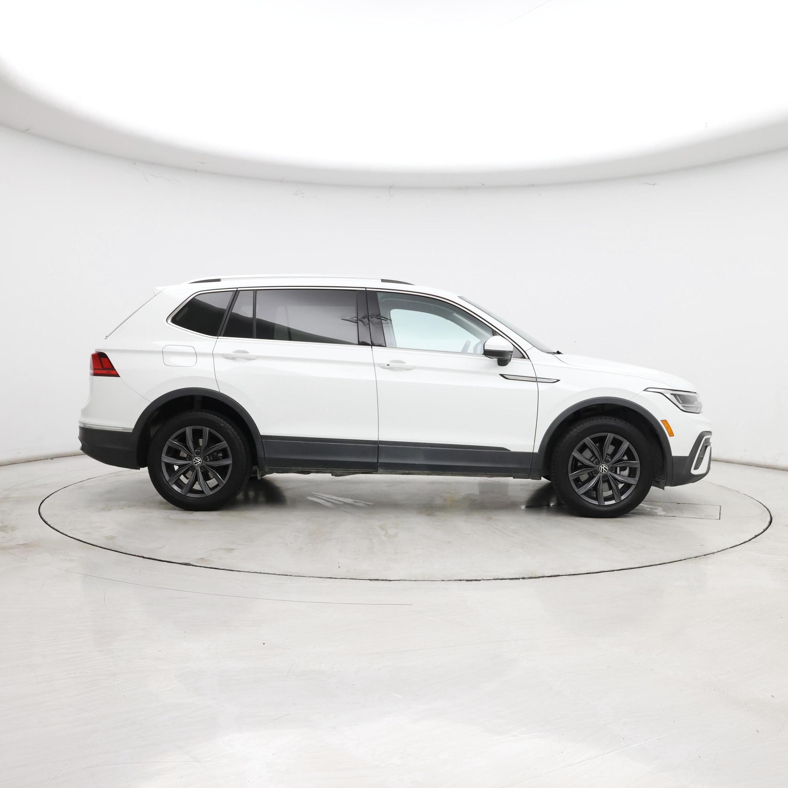 Thumbnail: 2024 Volkswagen Tiguan - 7