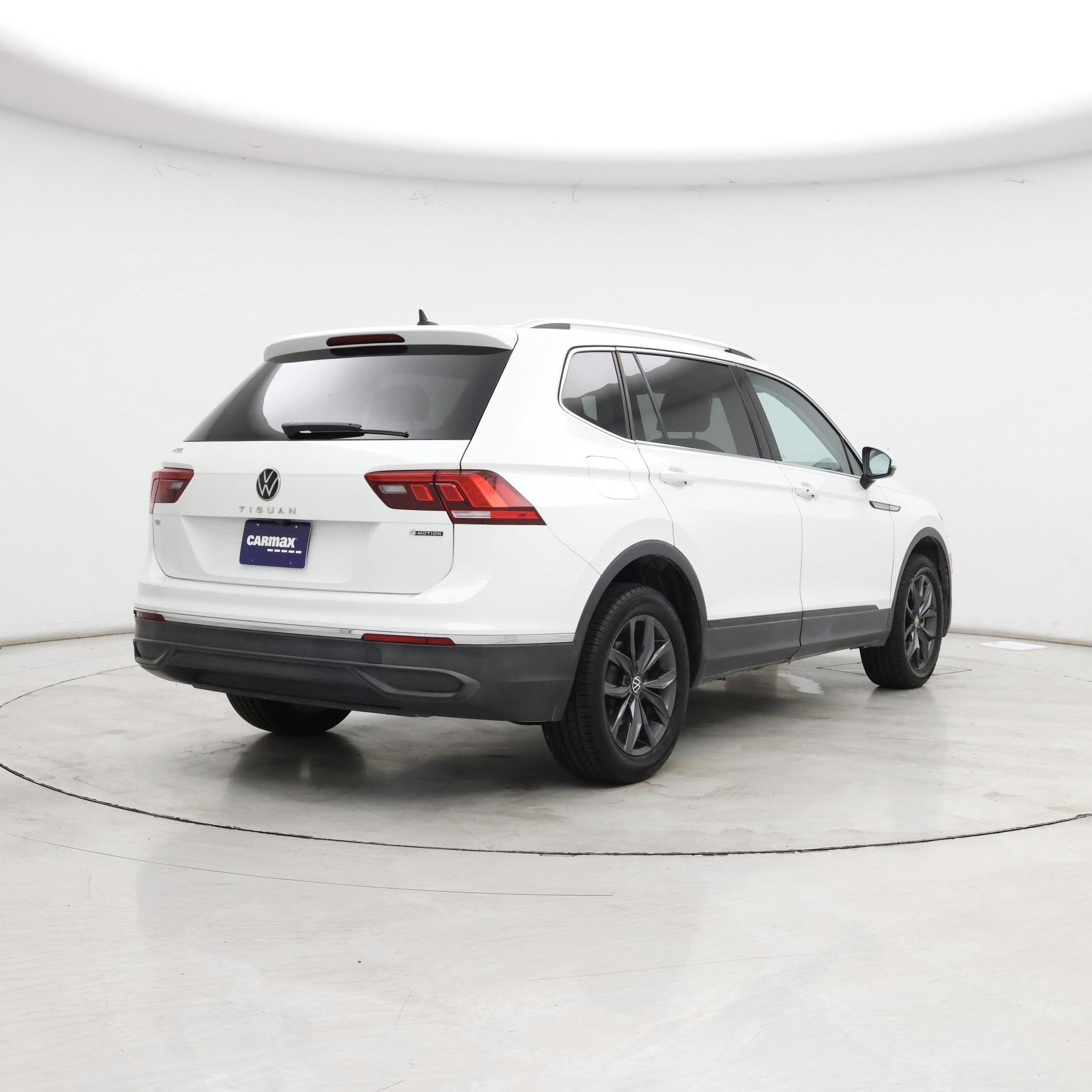 Thumbnail: 2024 Volkswagen Tiguan - 8