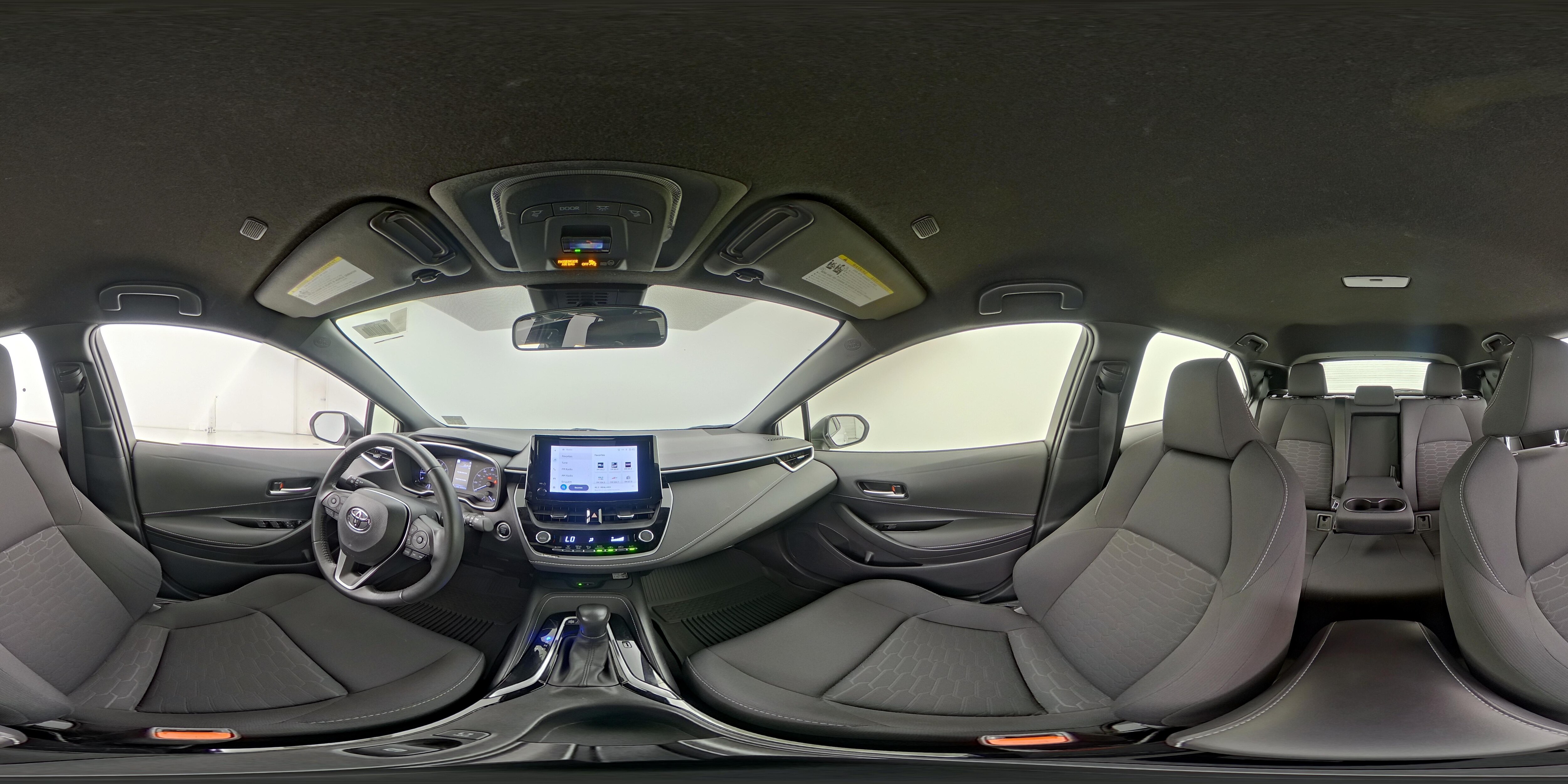 2024 Toyota Corolla Hatchback SE - Photo 24