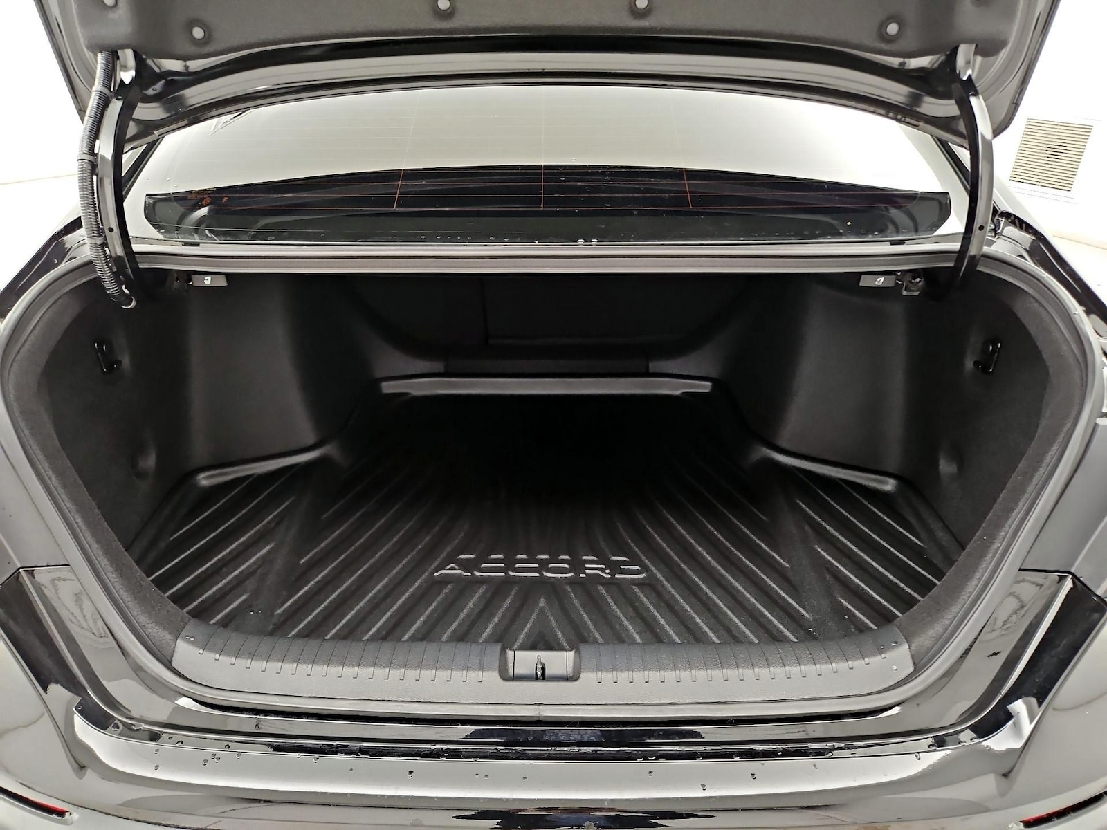 2026 Honda Accord Hybrid Sport-L - Photo 17
