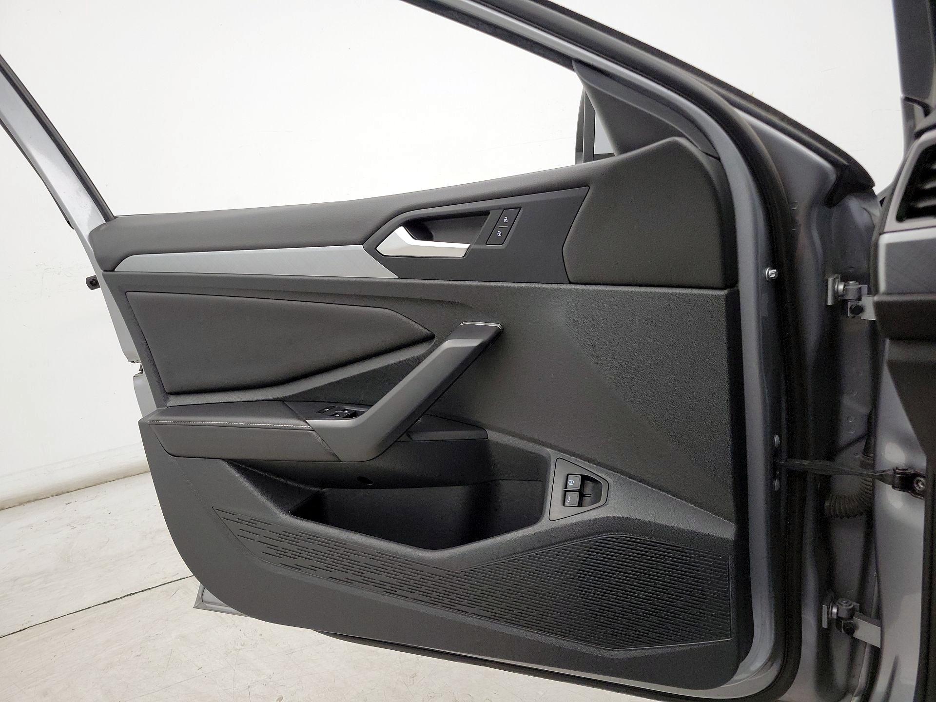 Thumbnail: 2024 Volkswagen Jetta - 12