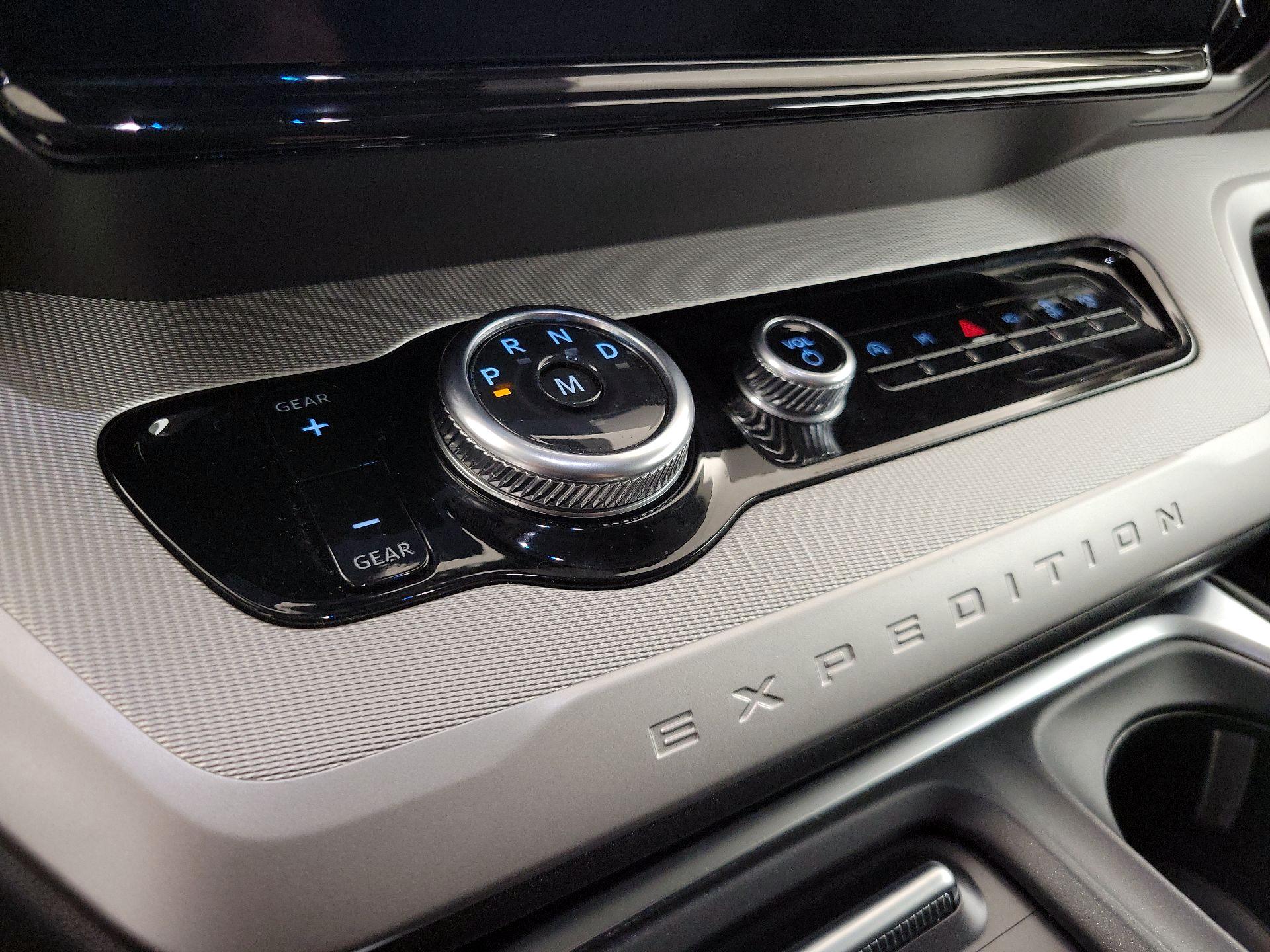 Thumbnail: 2025 Ford Expedition MAX - 18