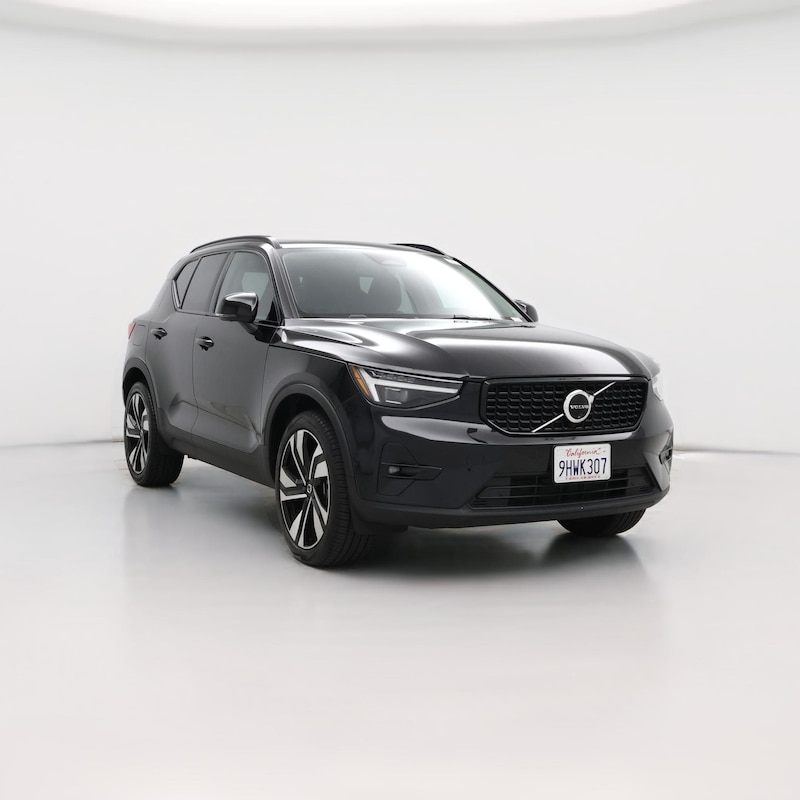 2024 Volvo XC40 B5 Plus Dark Theme