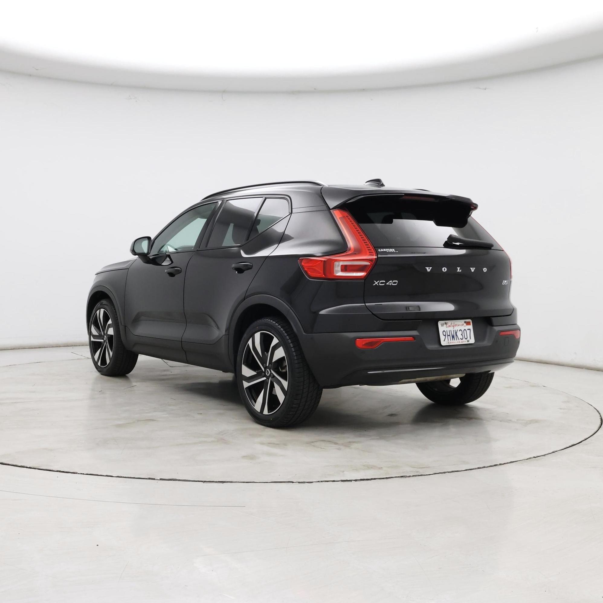 Thumbnail: 2024 Volvo XC40 - 2