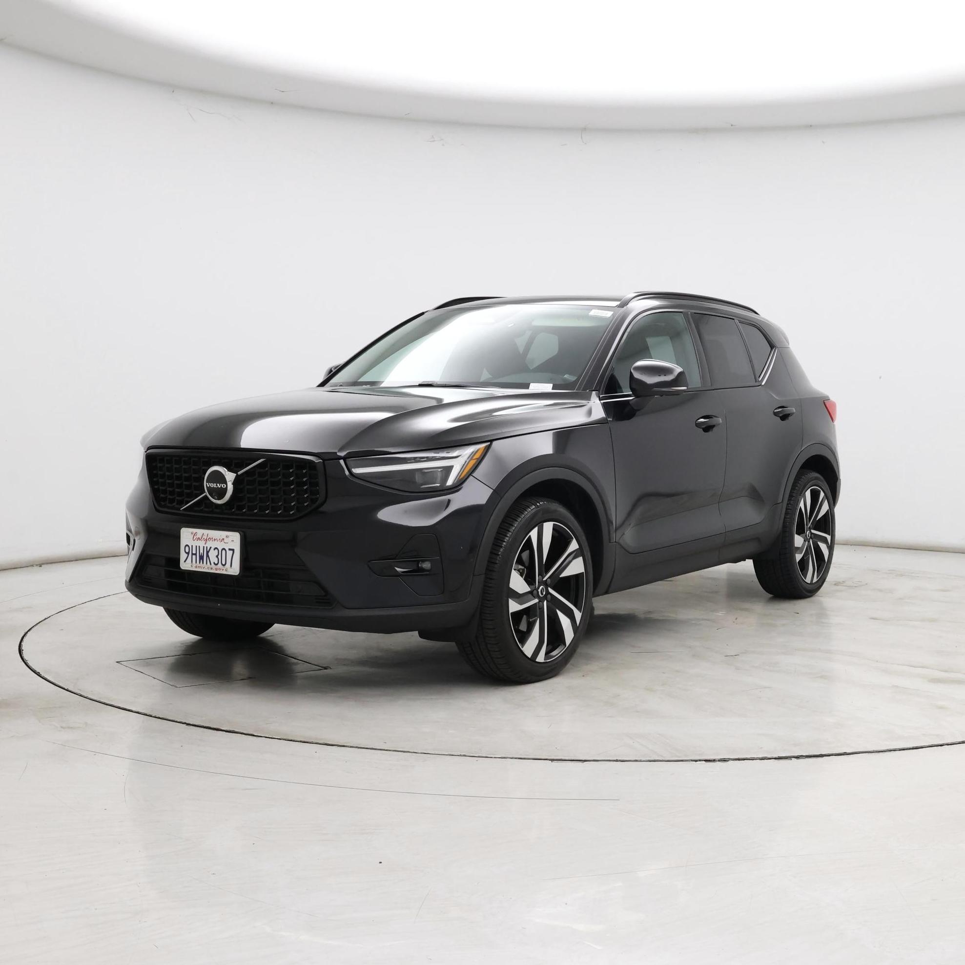 Thumbnail: 2024 Volvo XC40 - 4