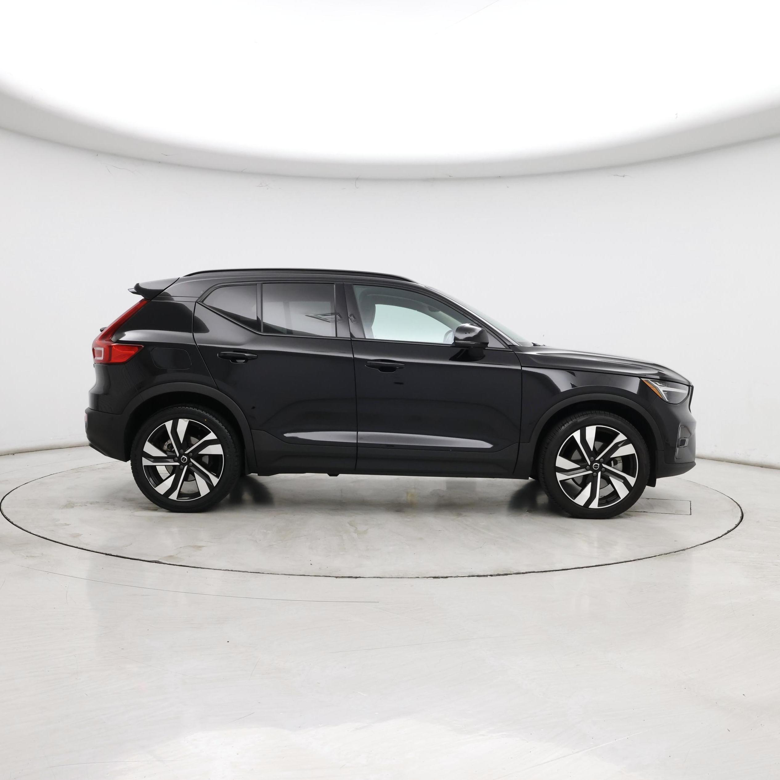 Thumbnail: 2024 Volvo XC40 - 7