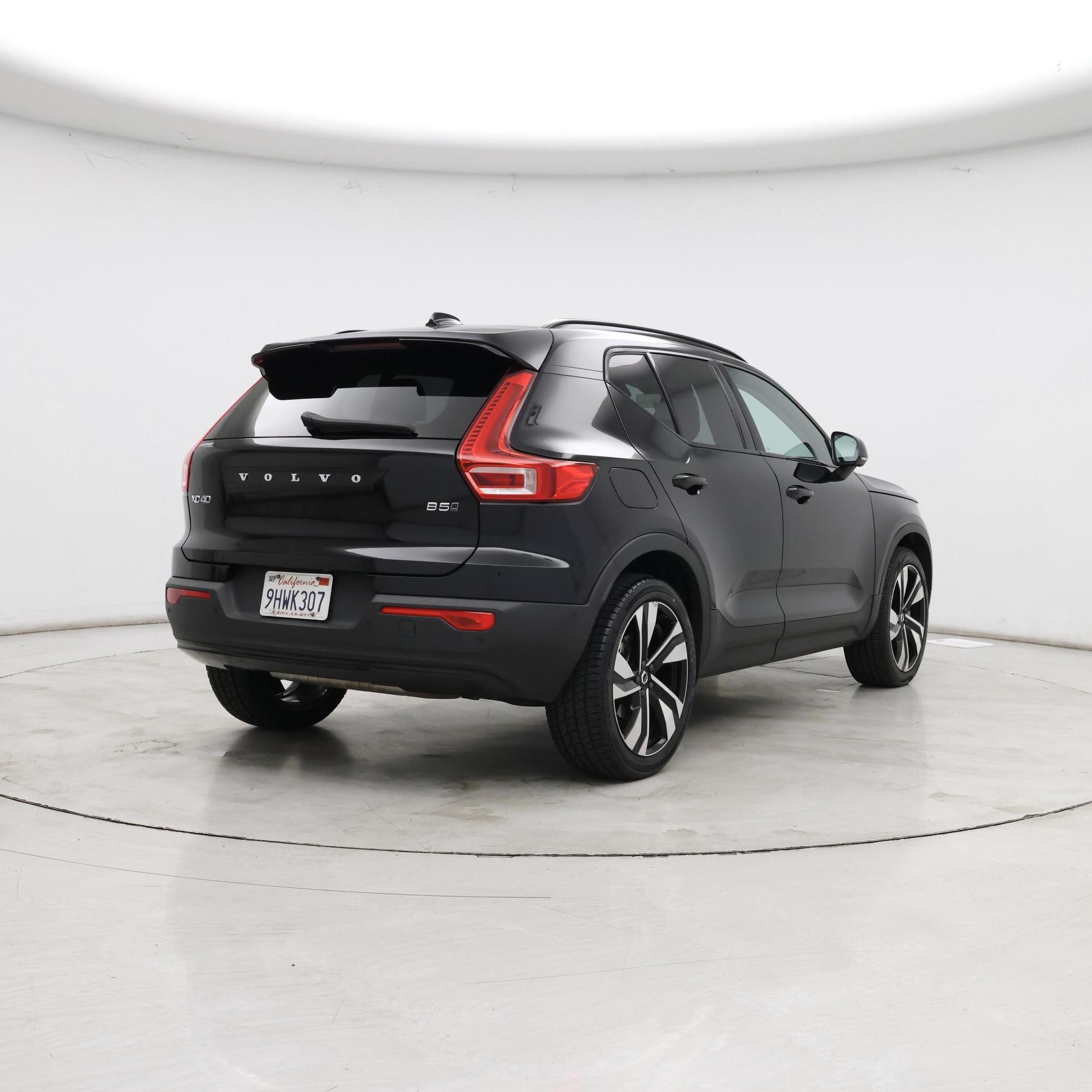 Thumbnail: 2024 Volvo XC40 - 8