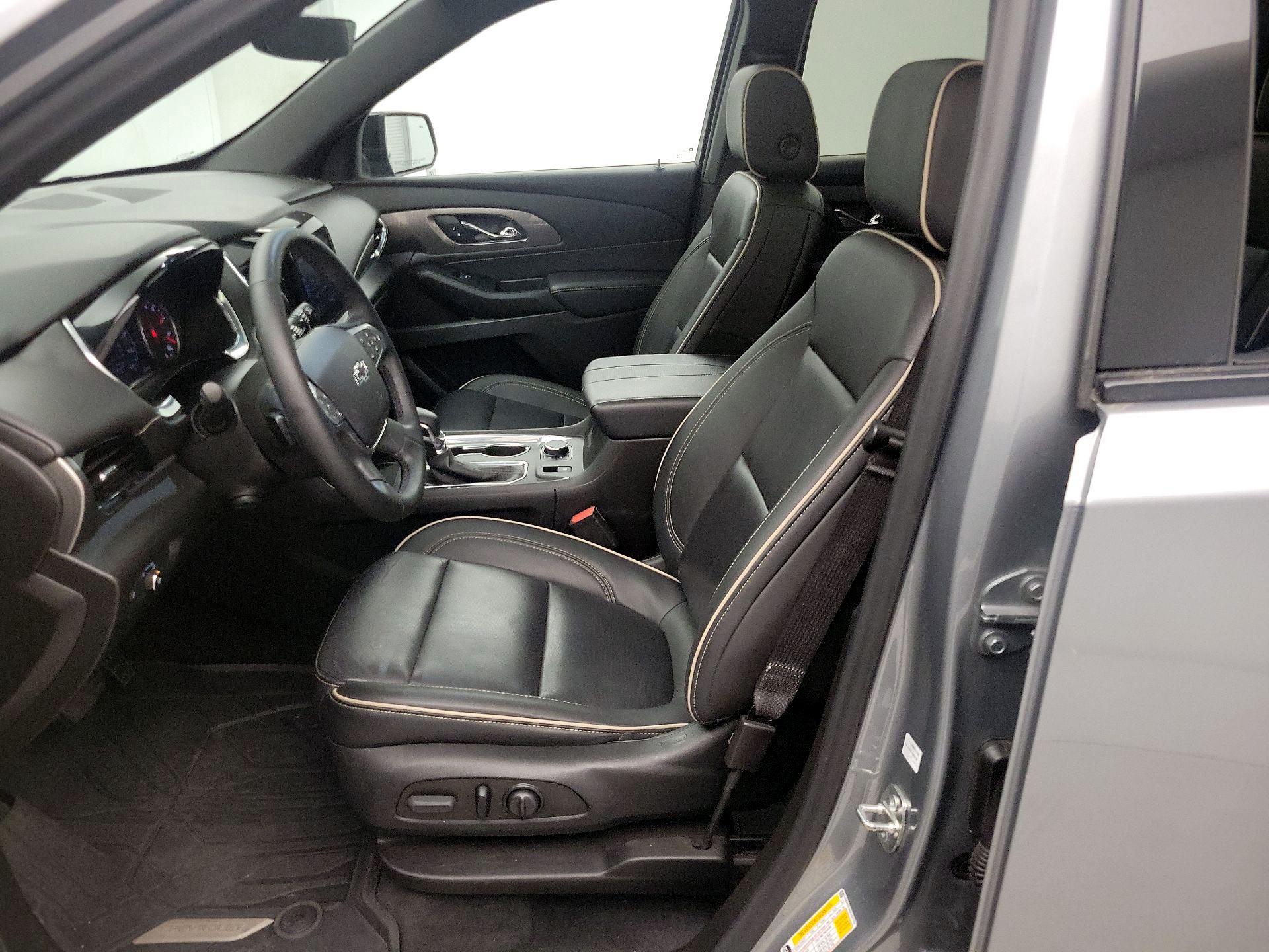 Thumbnail: 2023 Chevrolet Traverse - 11