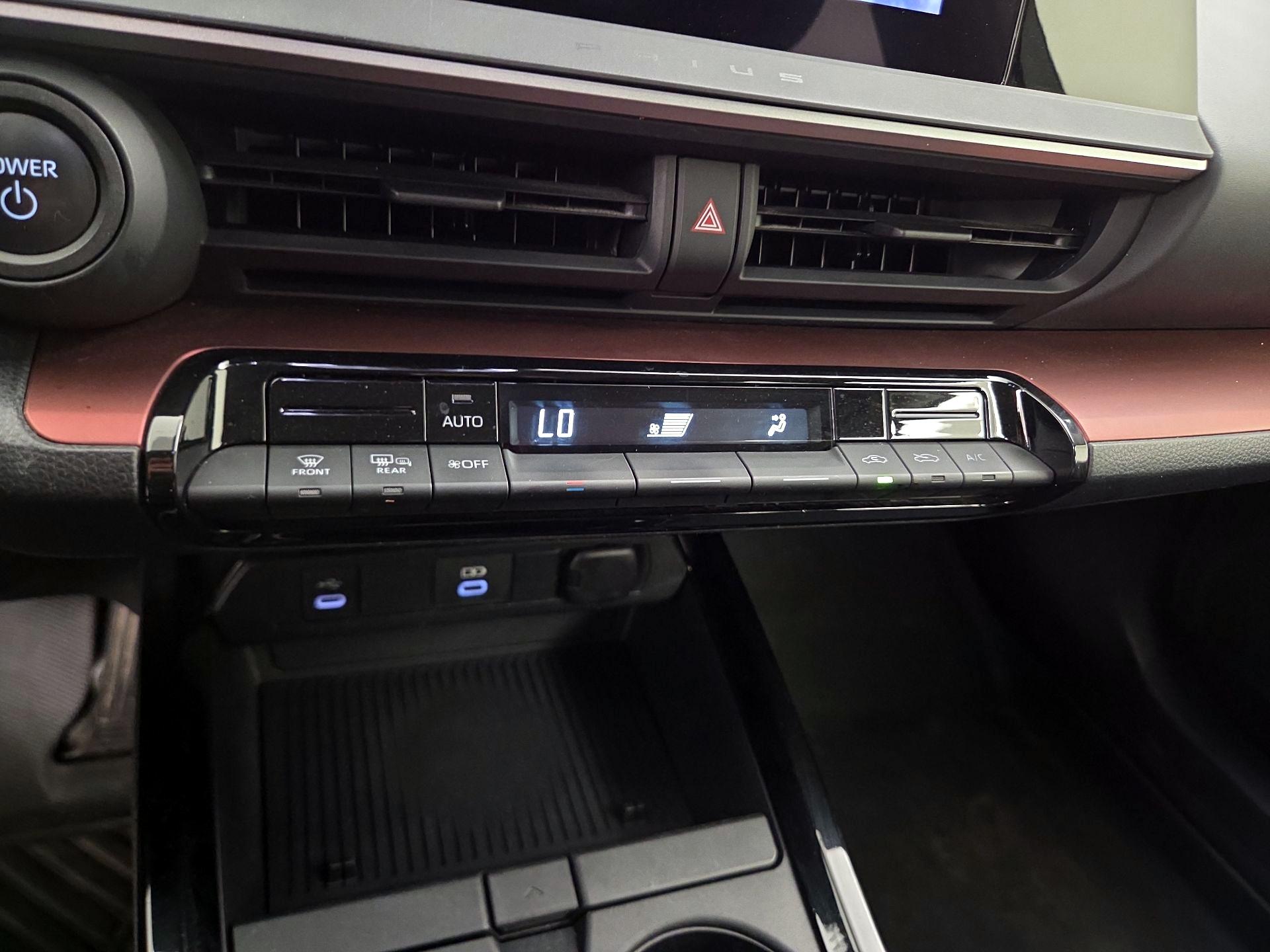 Thumbnail: 2023 Toyota Prius Prime - 16