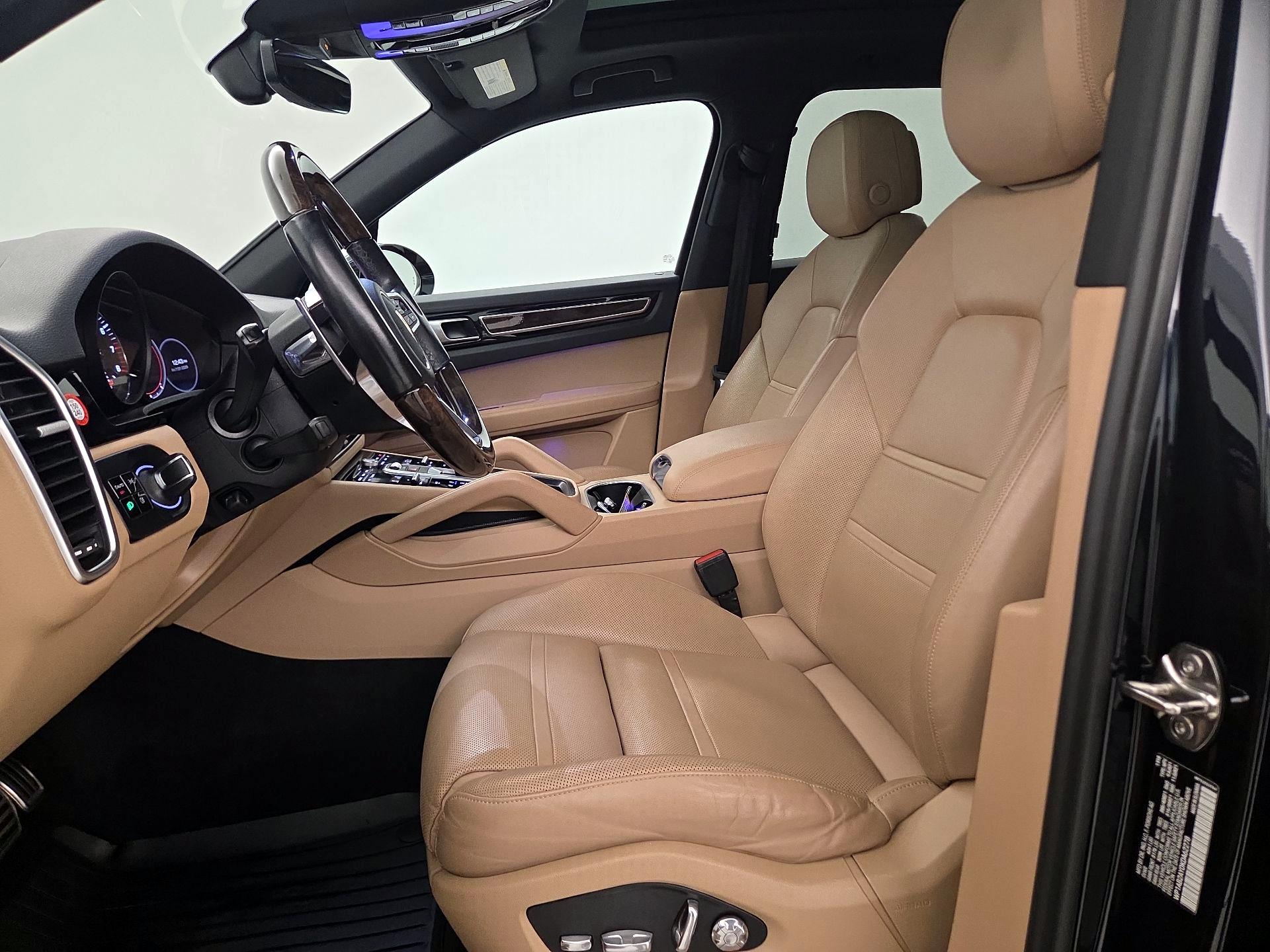 Thumbnail: 2019 Porsche Cayenne - 11